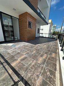 apartamentos - Venta de apartamento en el Renacimiento Distrito Nacional con terraza de 124mts 5