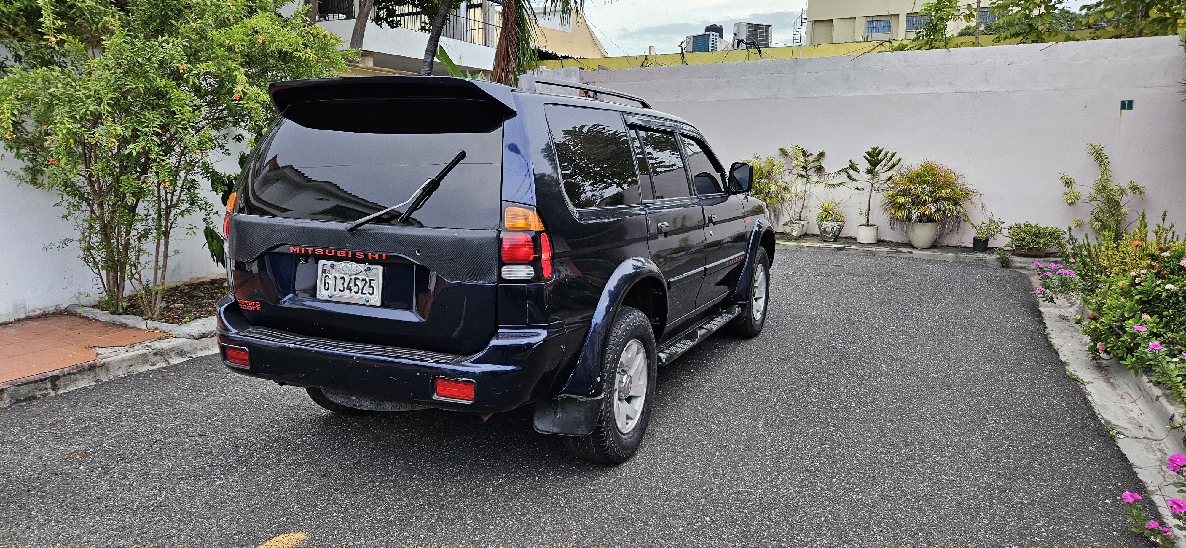 jeepetas y camionetas - Mitsubishi montero sport 2002 0