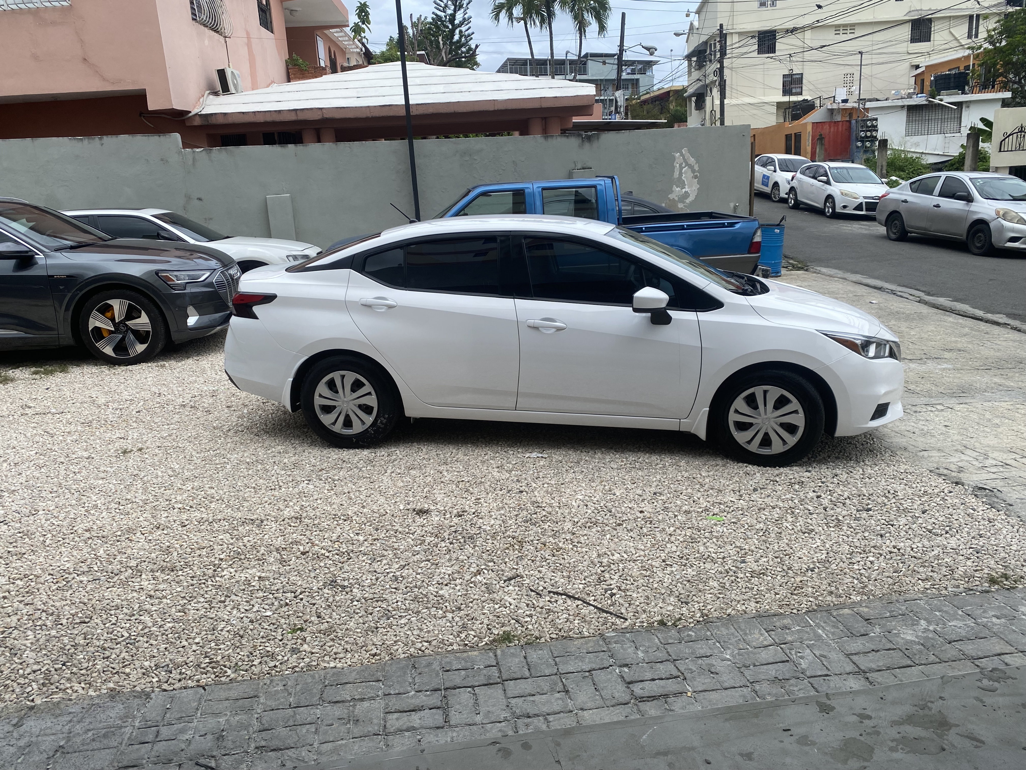 carros - Oferta! Nissan Versa 2020 clean carfax 1