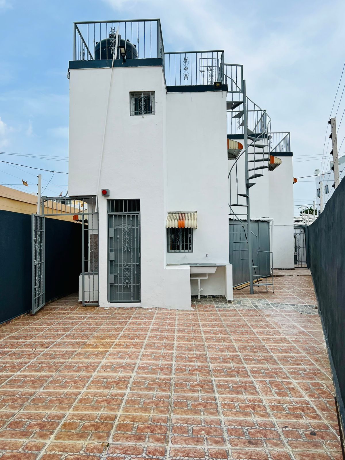 casas - Casa de 2 niveles cerca de Plaza Lama de la Charles de Gaule  3