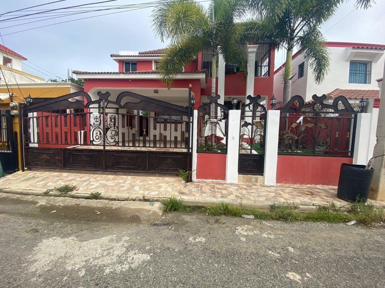 casas - CASA EN VENTA EN LOS JARDINES DEL NORTE, SANTIAGO. 0