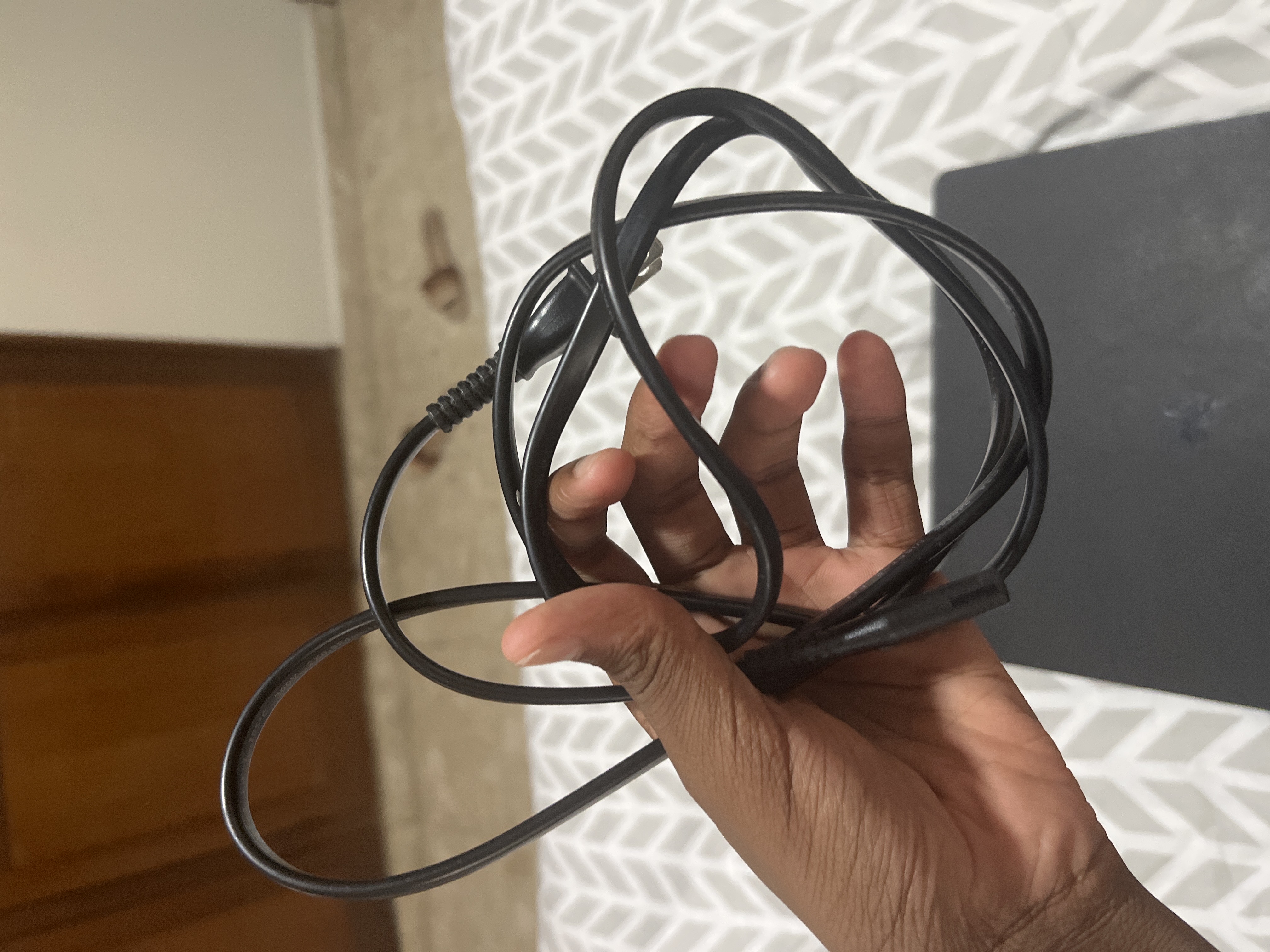 consolas y videojuegos - PS4 Slim usada, Control PS4 y fuente de alimentación  6
