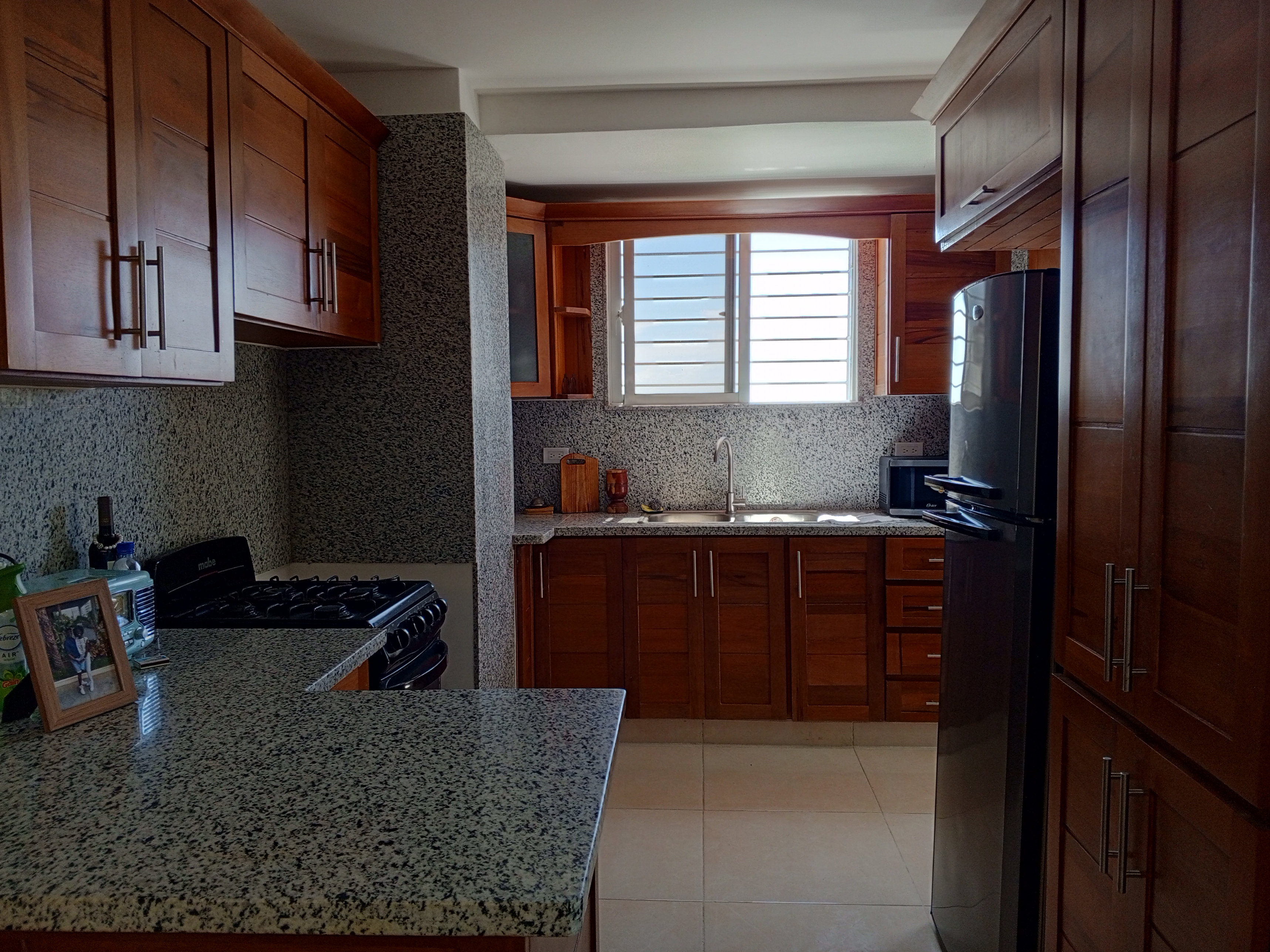 apartamentos - En lo mejor de avenida ind. klm 9 próximo al nacional. 3 hab. 2 psrqueos. 11.2