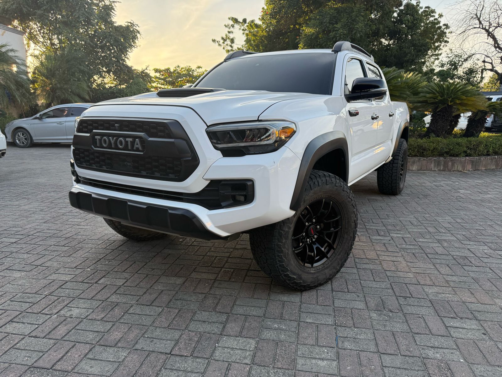 jeepetas y camionetas - Toyota tacoma trd pro 2020 4