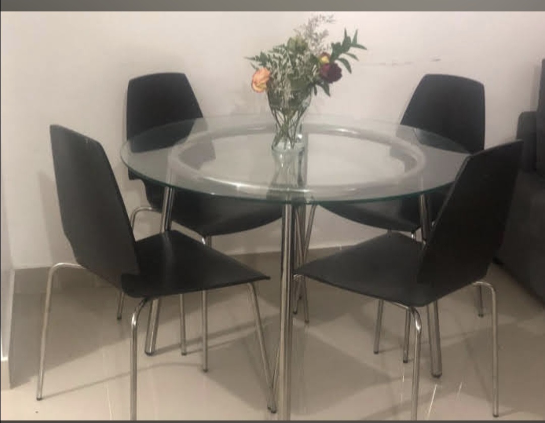 decoración y accesorios - Comedor  de 4 sillas de  cristal 