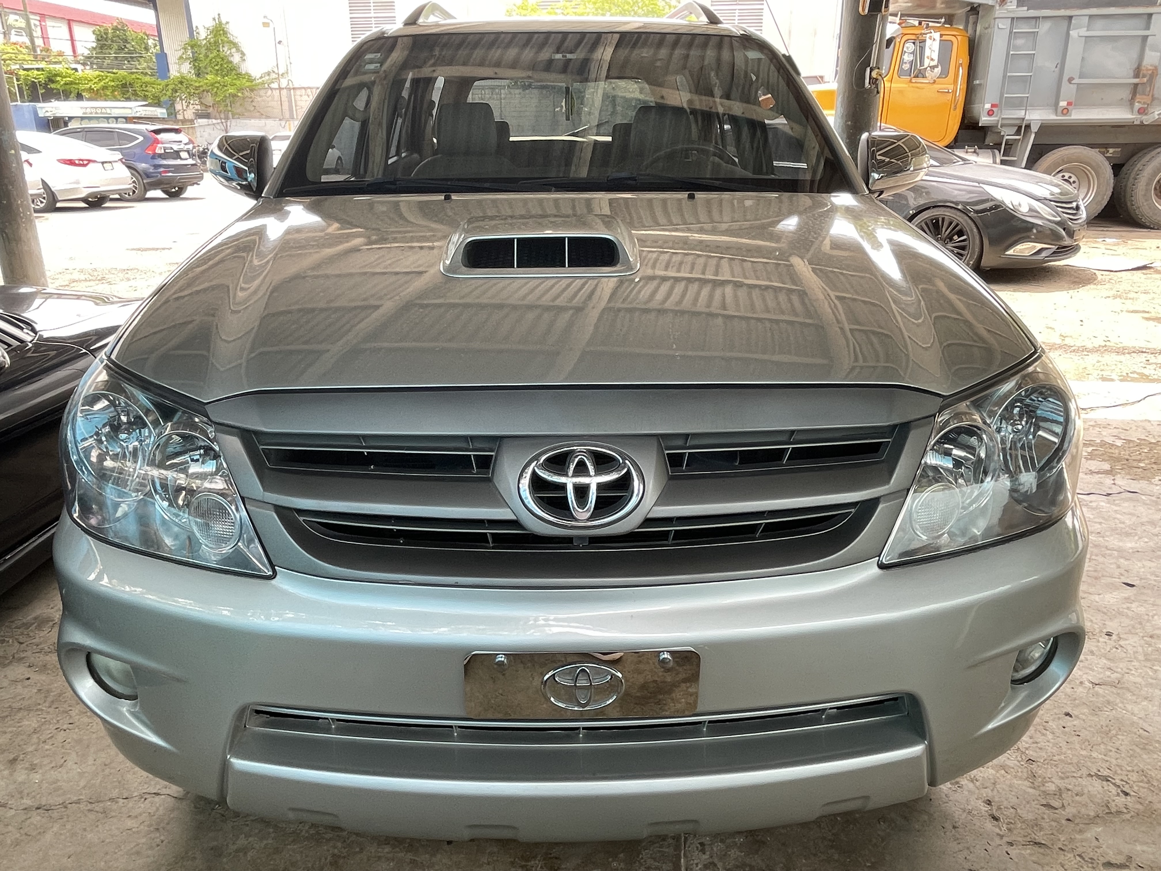 jeepetas y camionetas - toyota fortuner 2008 La mas nueva de ese modelo 3