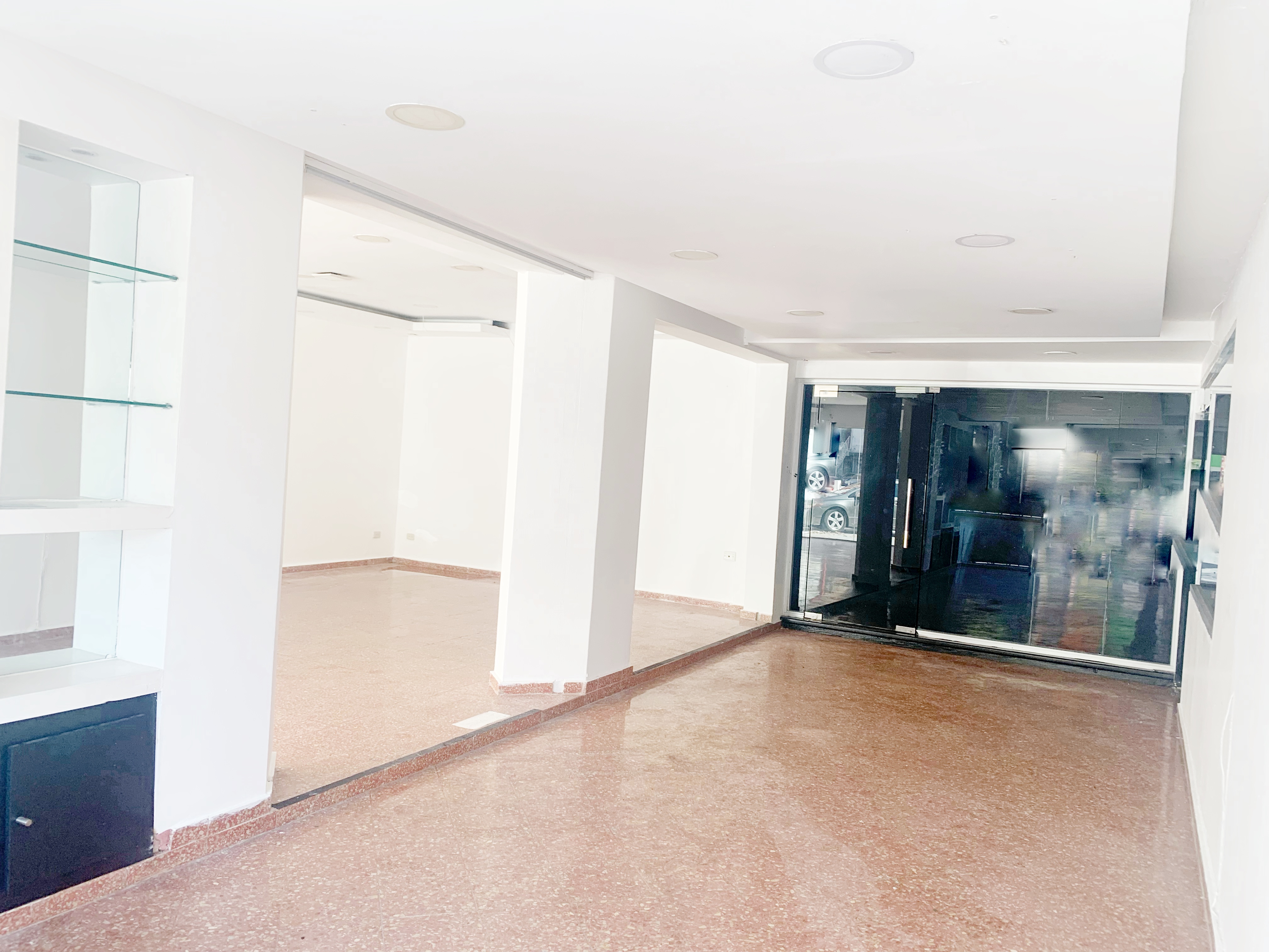 oficinas y locales comerciales - Local comercial en Bella vista  6