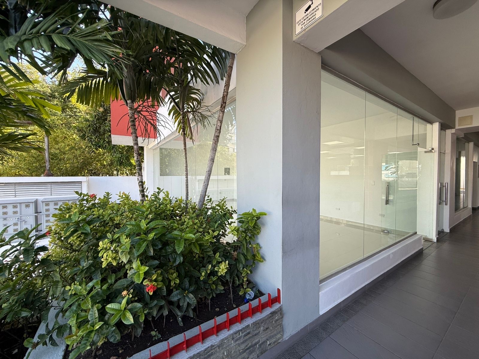 oficinas y locales comerciales - ✅Alquiler de LOCALES COMERCIALES 
                    📍 Mirador Sur
 6