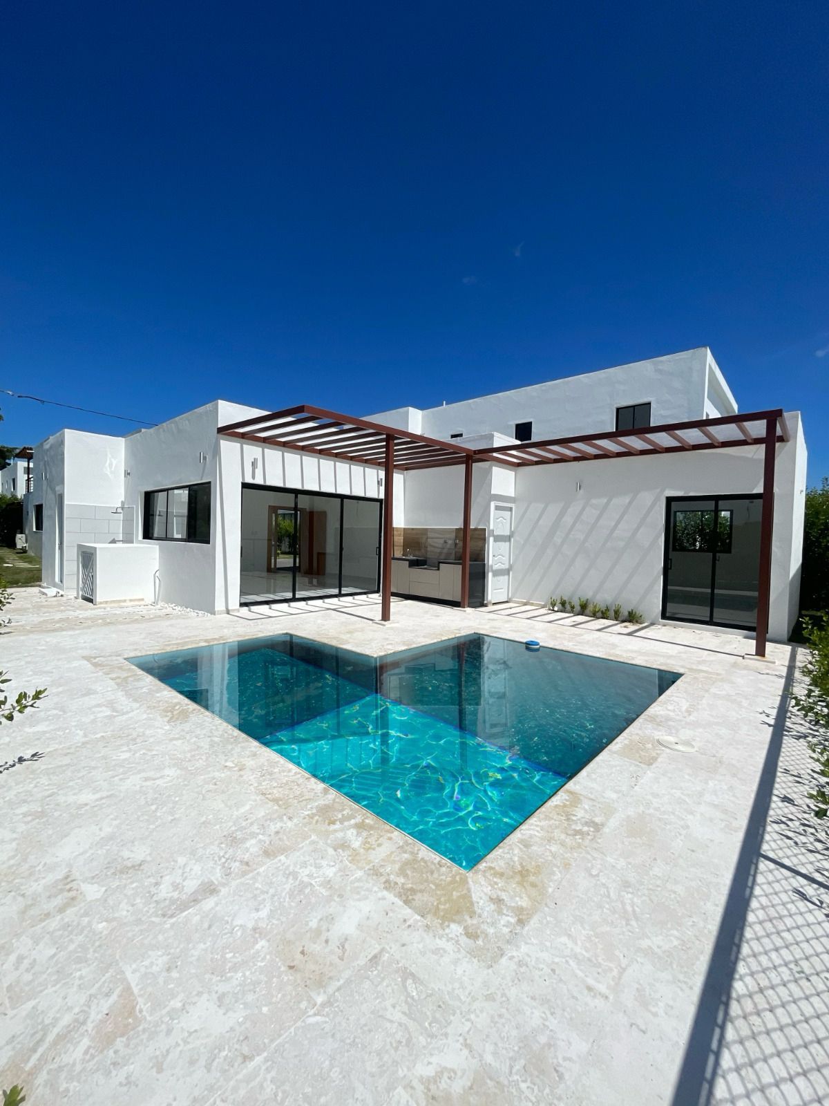 casas vacacionales y villas - Villa de 2 Habitaciones con Piscina en Punta Cana 9