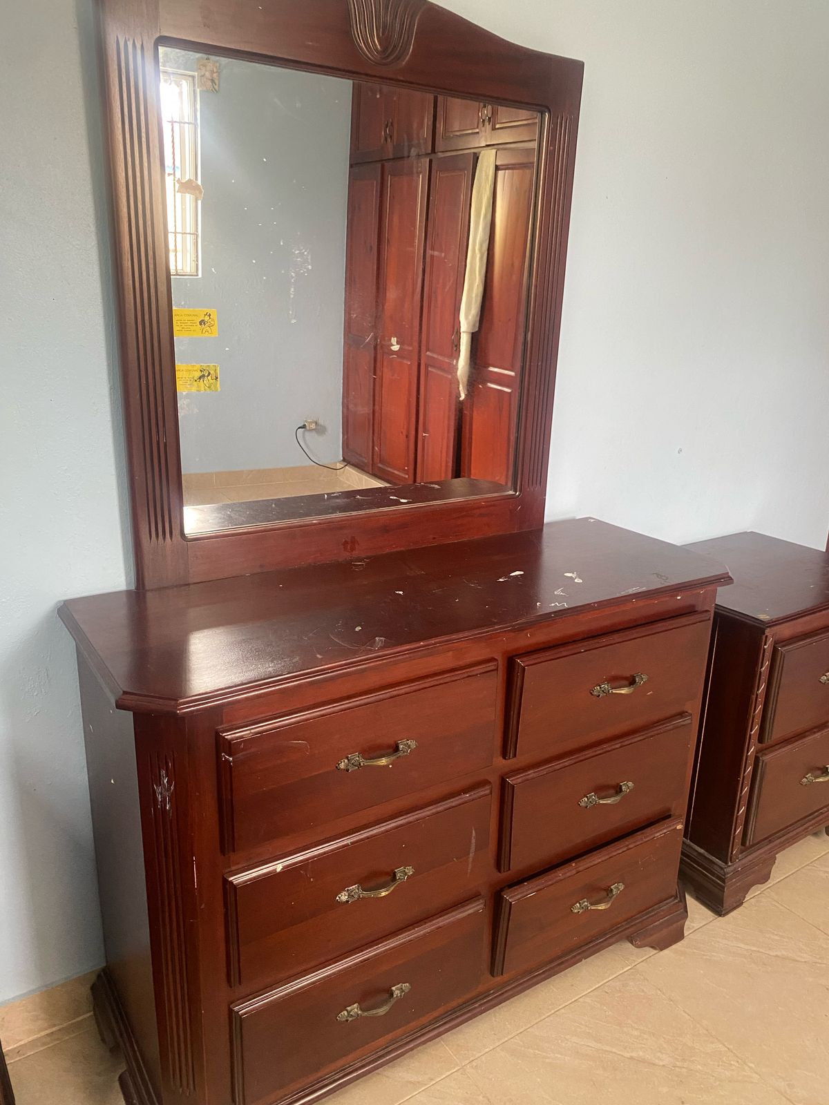 muebles y colchones - GAVETERO EN CAOBA 4
