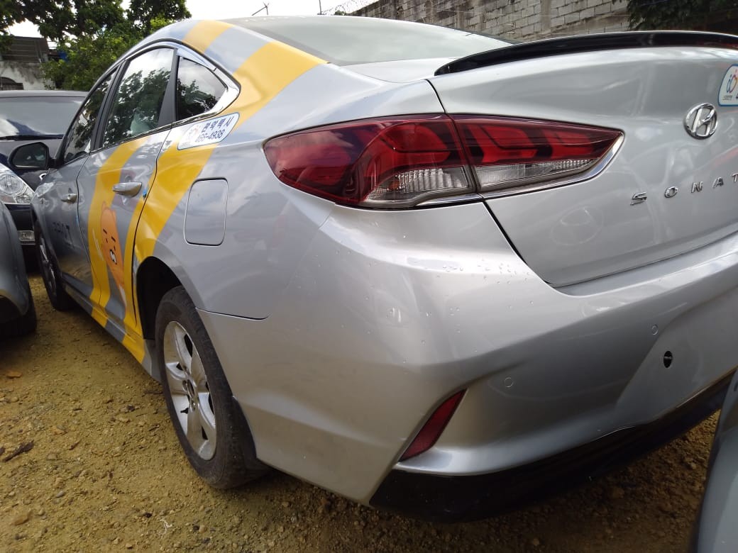 carros - HYUNDAI SONATA 2017 GRIS 4