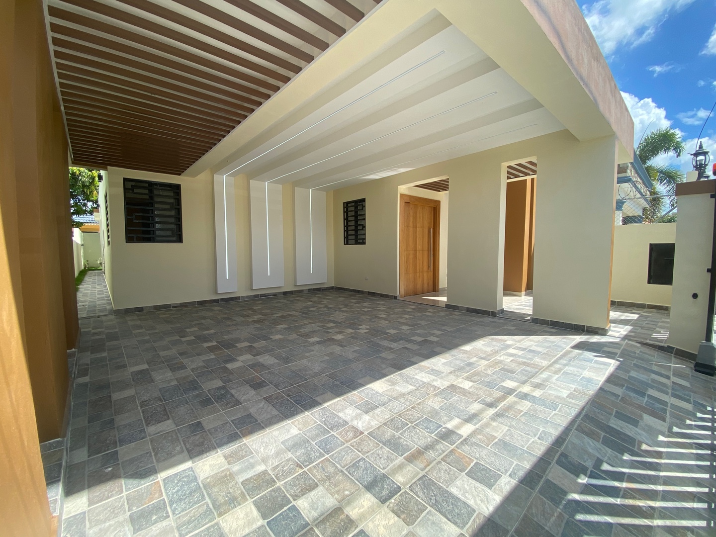 casas - CASA EN VENTA EN SANTIAGO DE LOS CABALLEROS RESIDENCIAL CERRADO  2