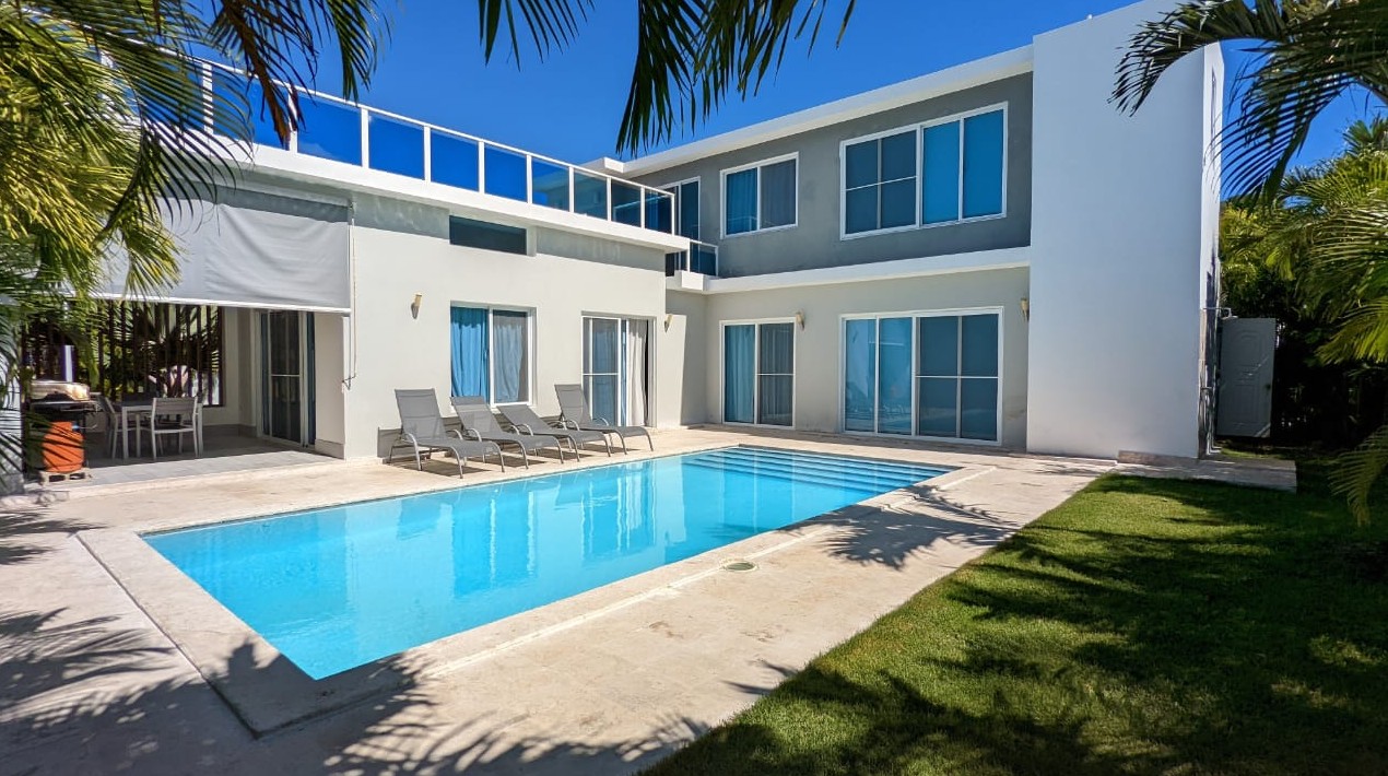casas vacacionales y villas - Villa en venta, 2 niveles y piscina, amueblada, Sosúa 0