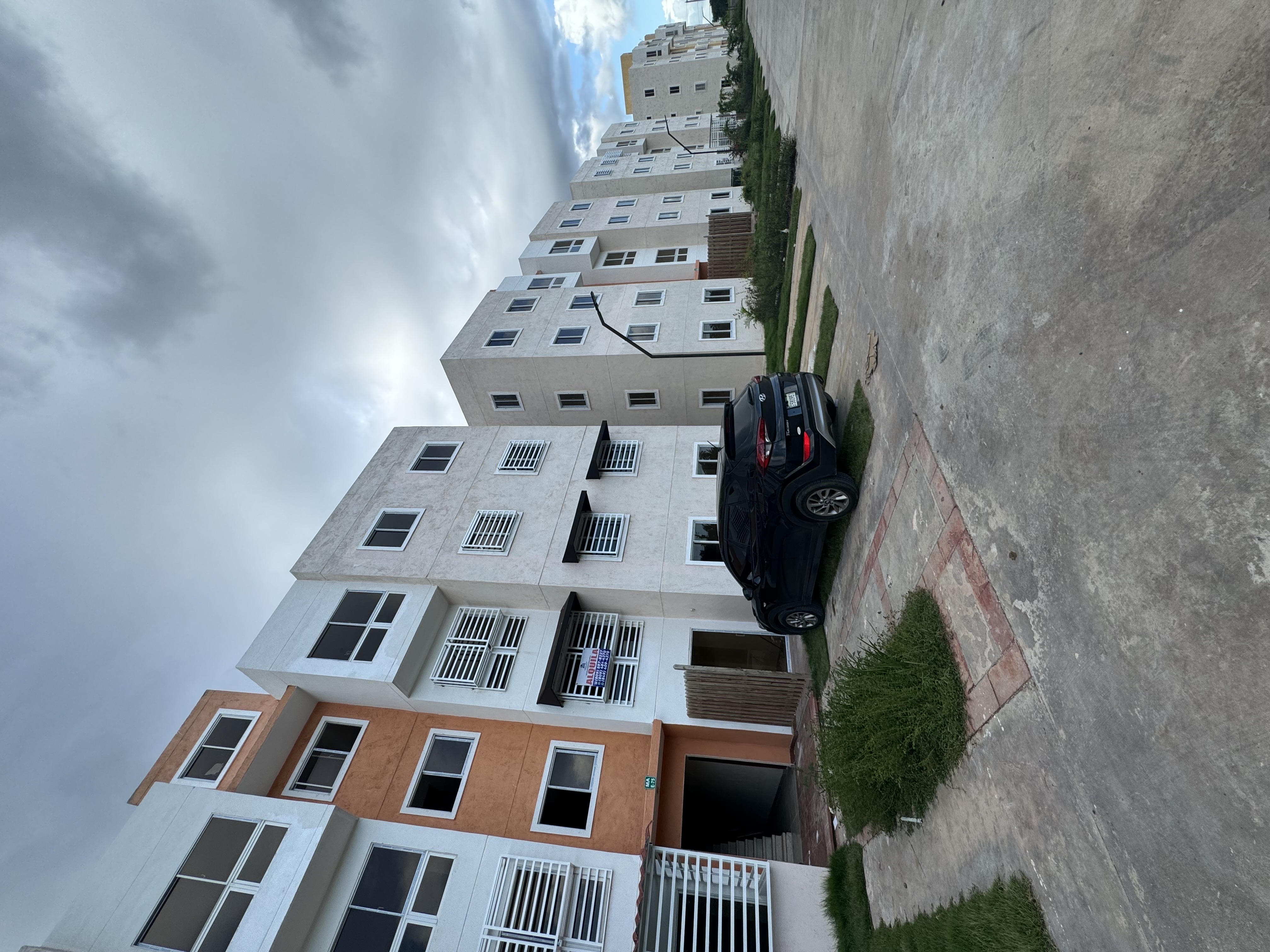 apartamentos - Apartamento con 1 año de construcción en la marginal de las Américas  0
