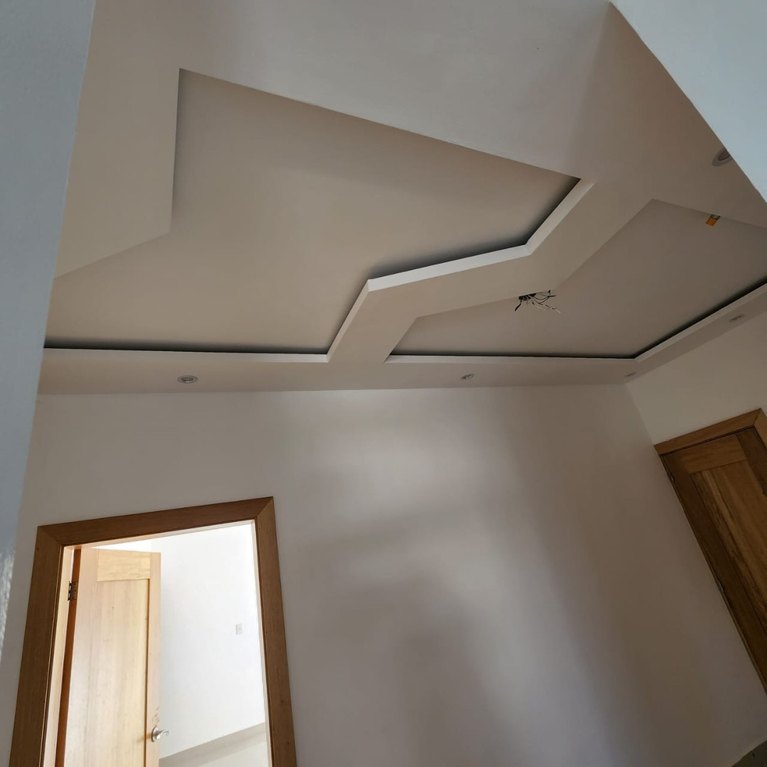 casas - Amplia Vivienda Recien Construida en Ave. 27 de Febrero  8