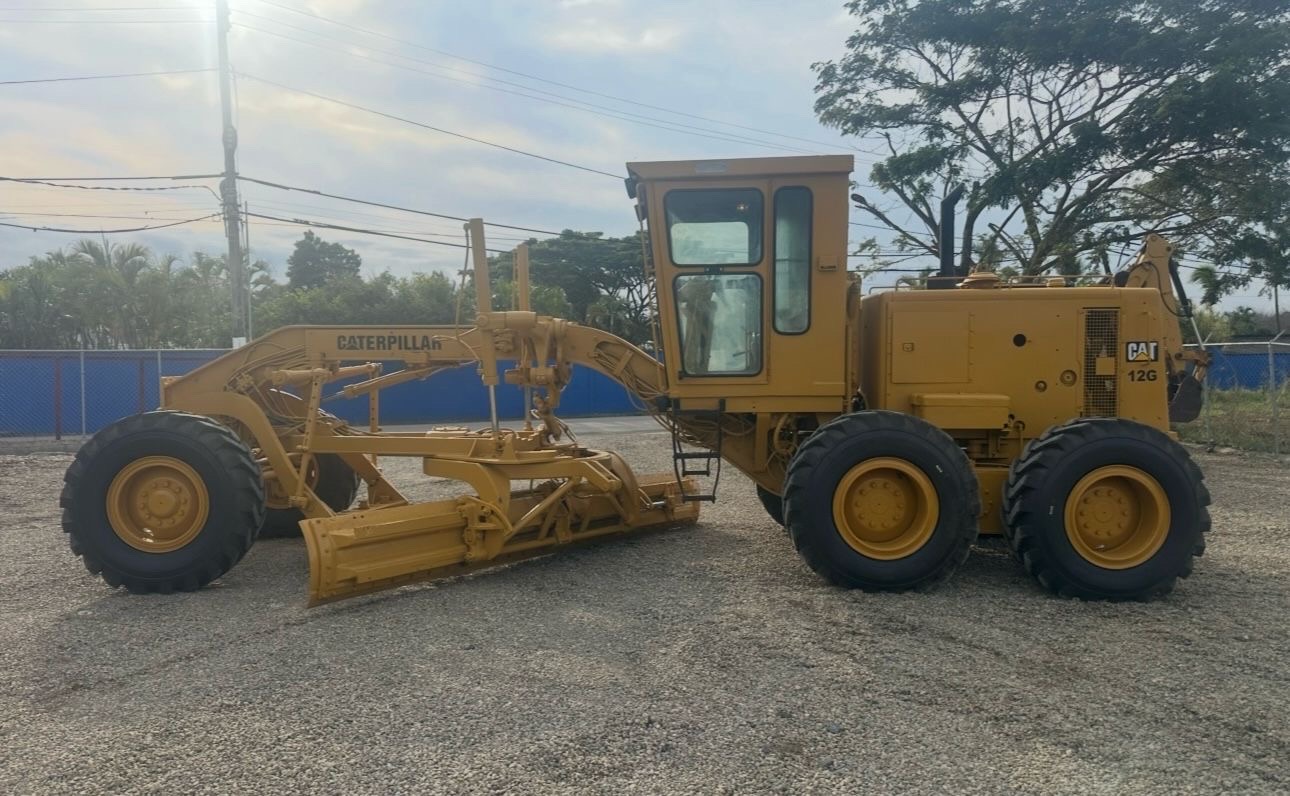 camiones y vehiculos pesados - 1978 Cat 12G 
$75,000 dólares 1