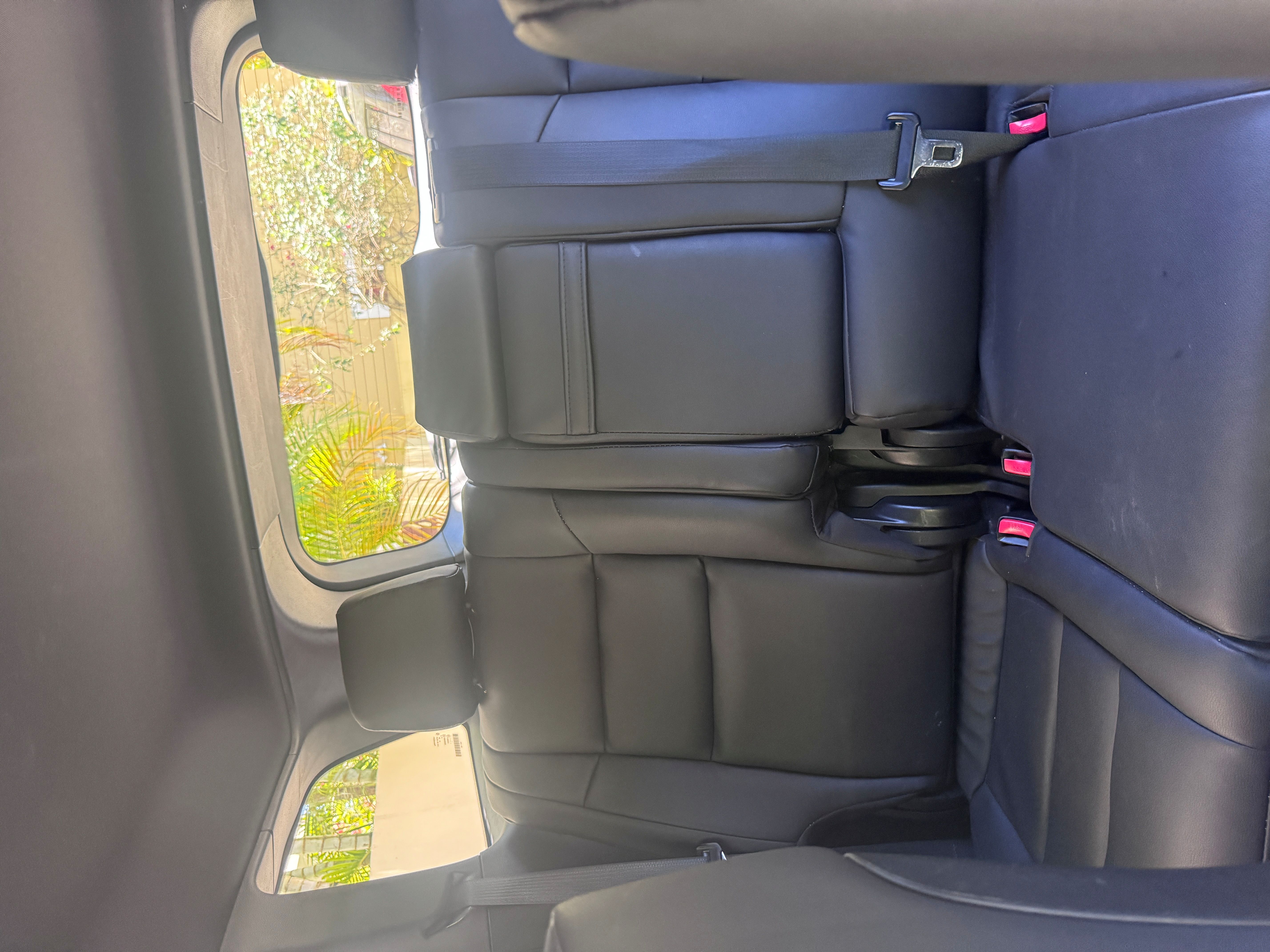 jeepetas y camionetas - Jeep Grand Cherokee laredo 4x4 en excelente estado 8