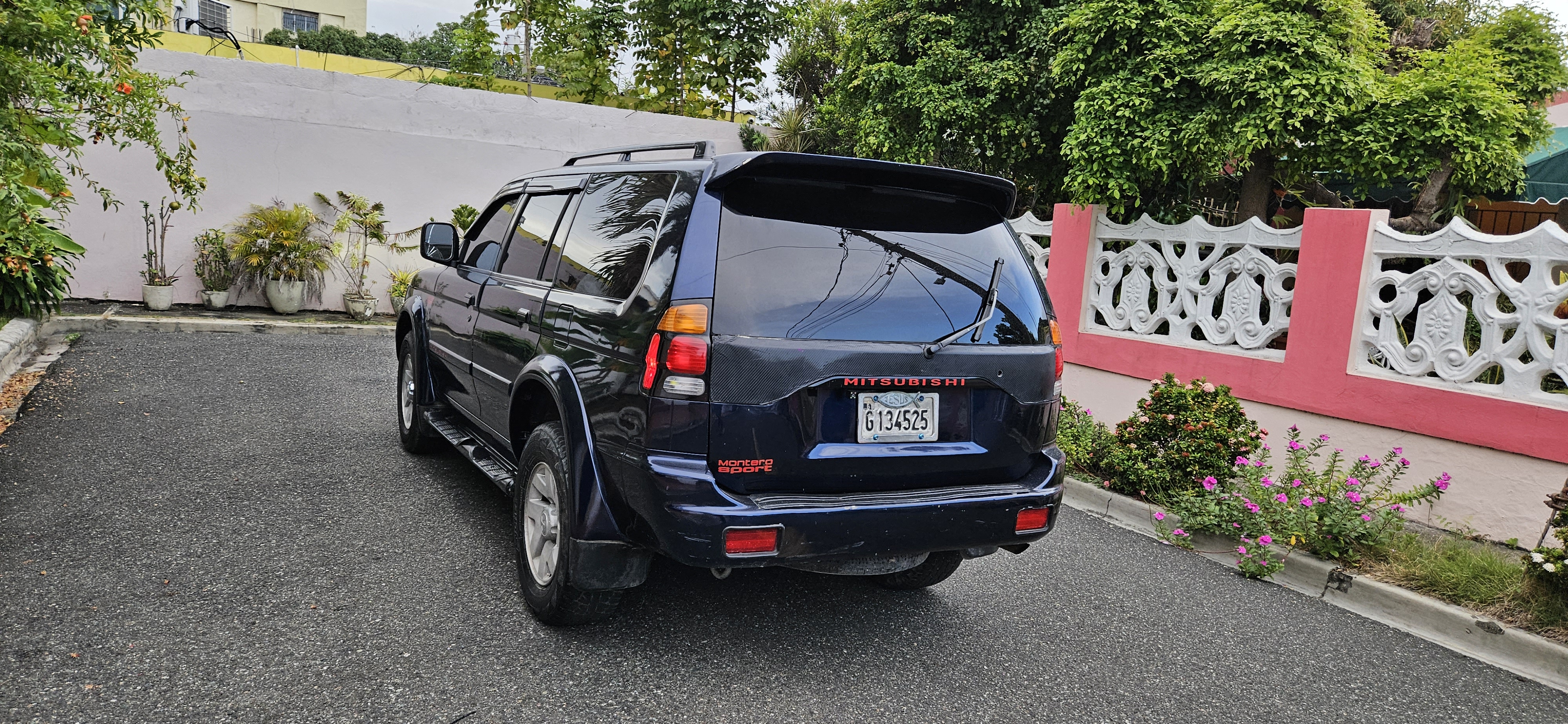 jeepetas y camionetas - Mitsubishi montero sport 2002 2