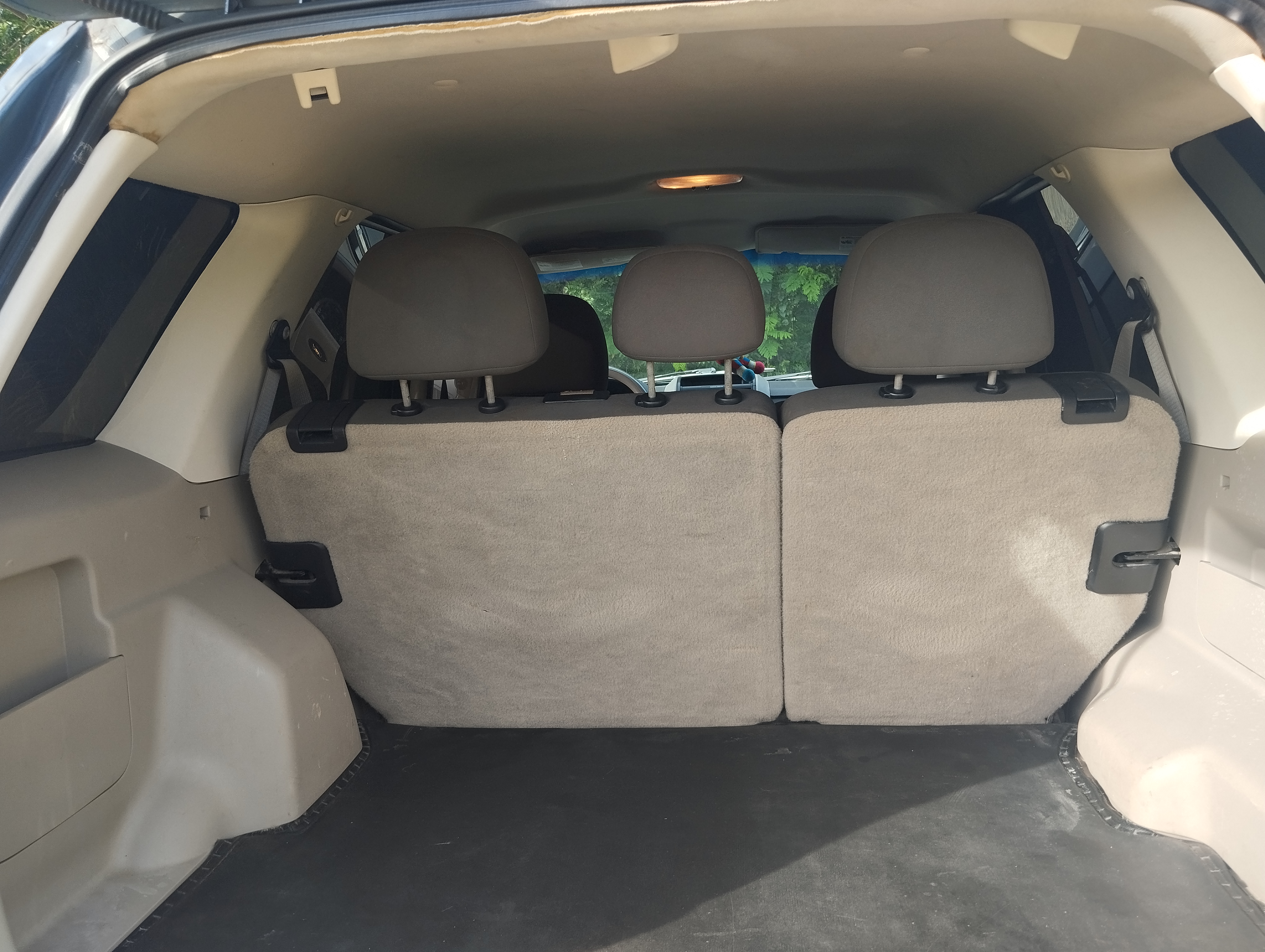 jeepetas y camionetas - 2011 Ford escape....97,500 millas (solo 2 dueños) 4