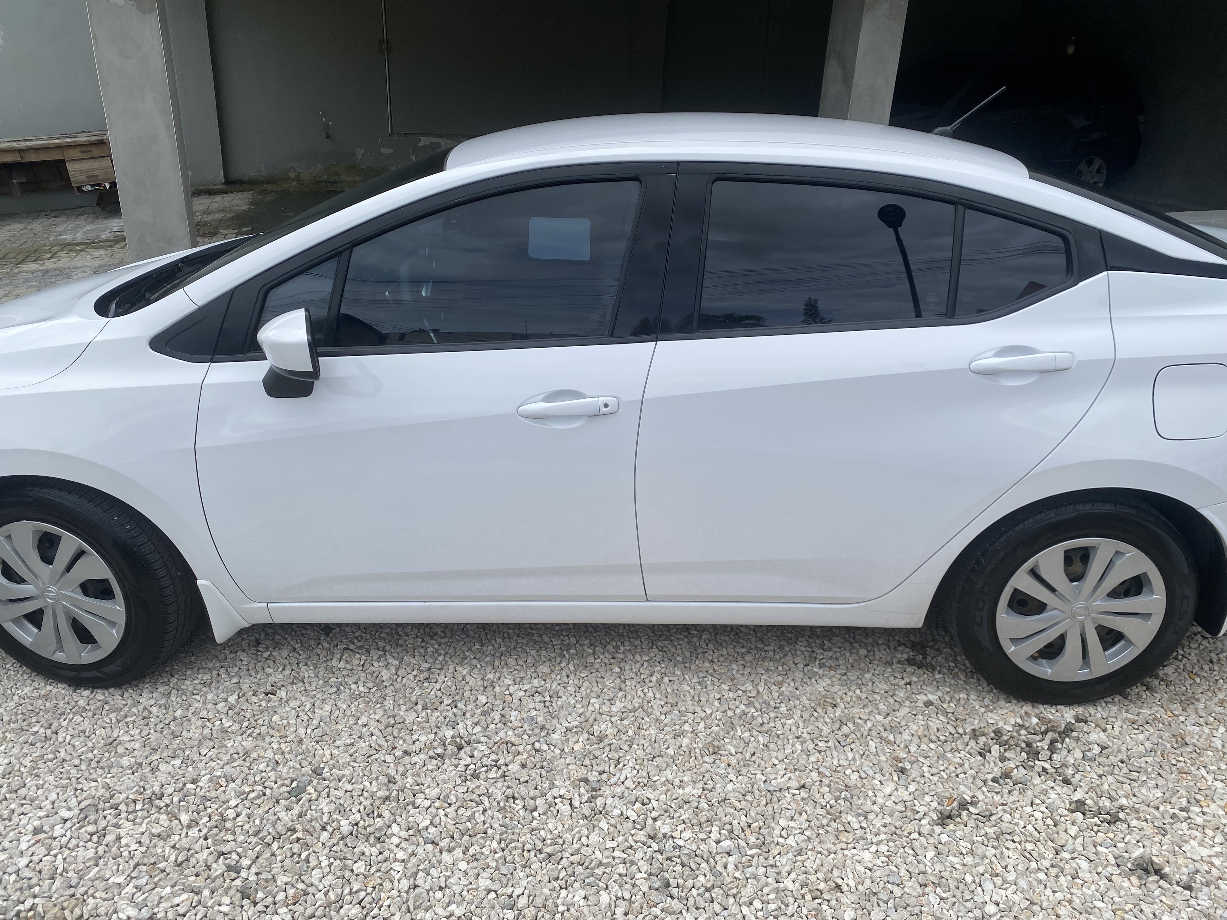 carros - Oferta! Nissan Versa 2020 clean carfax 3