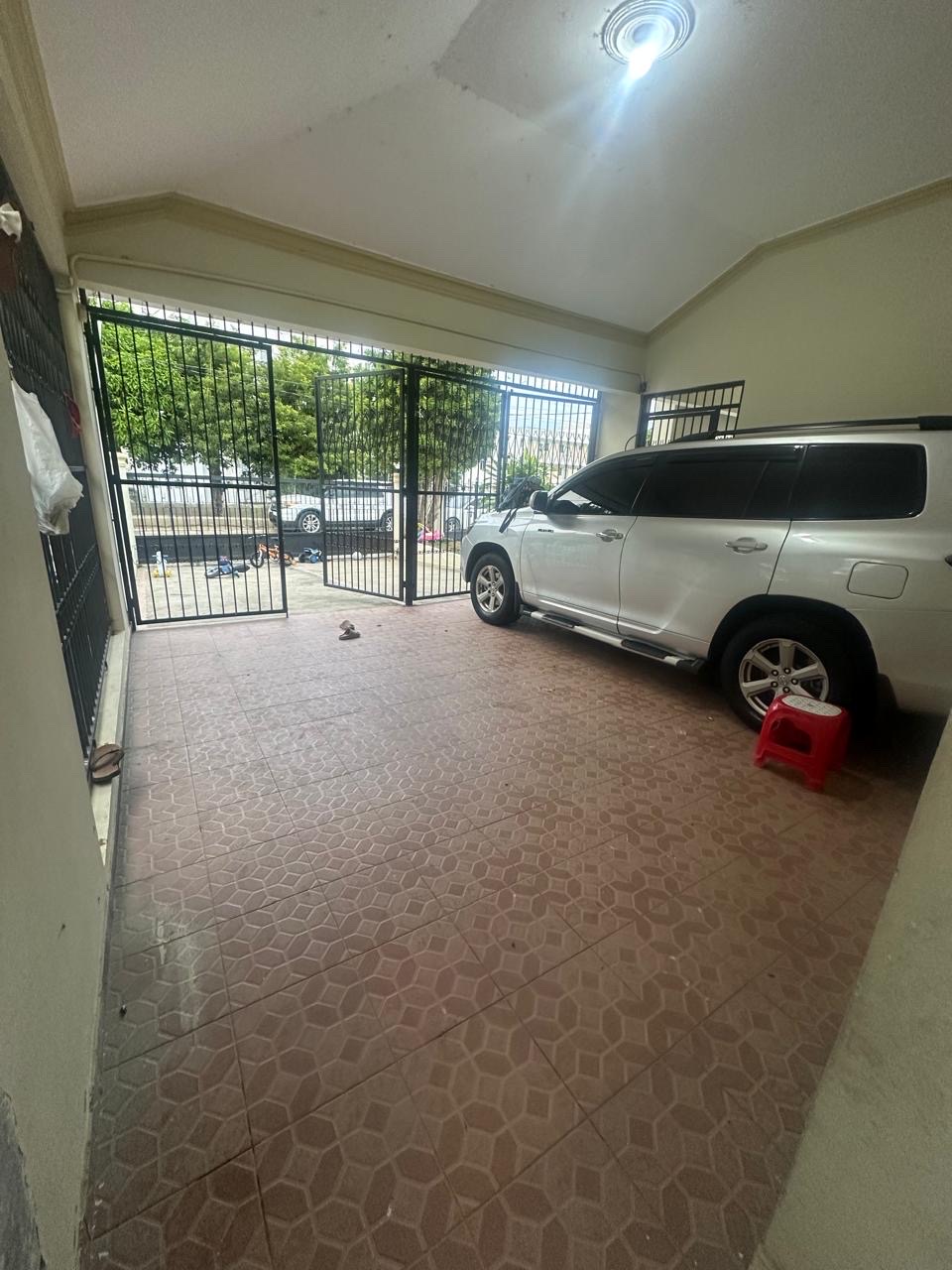 casas - ¡Venta de Casa a Minutos de la UASD Santiago! 1