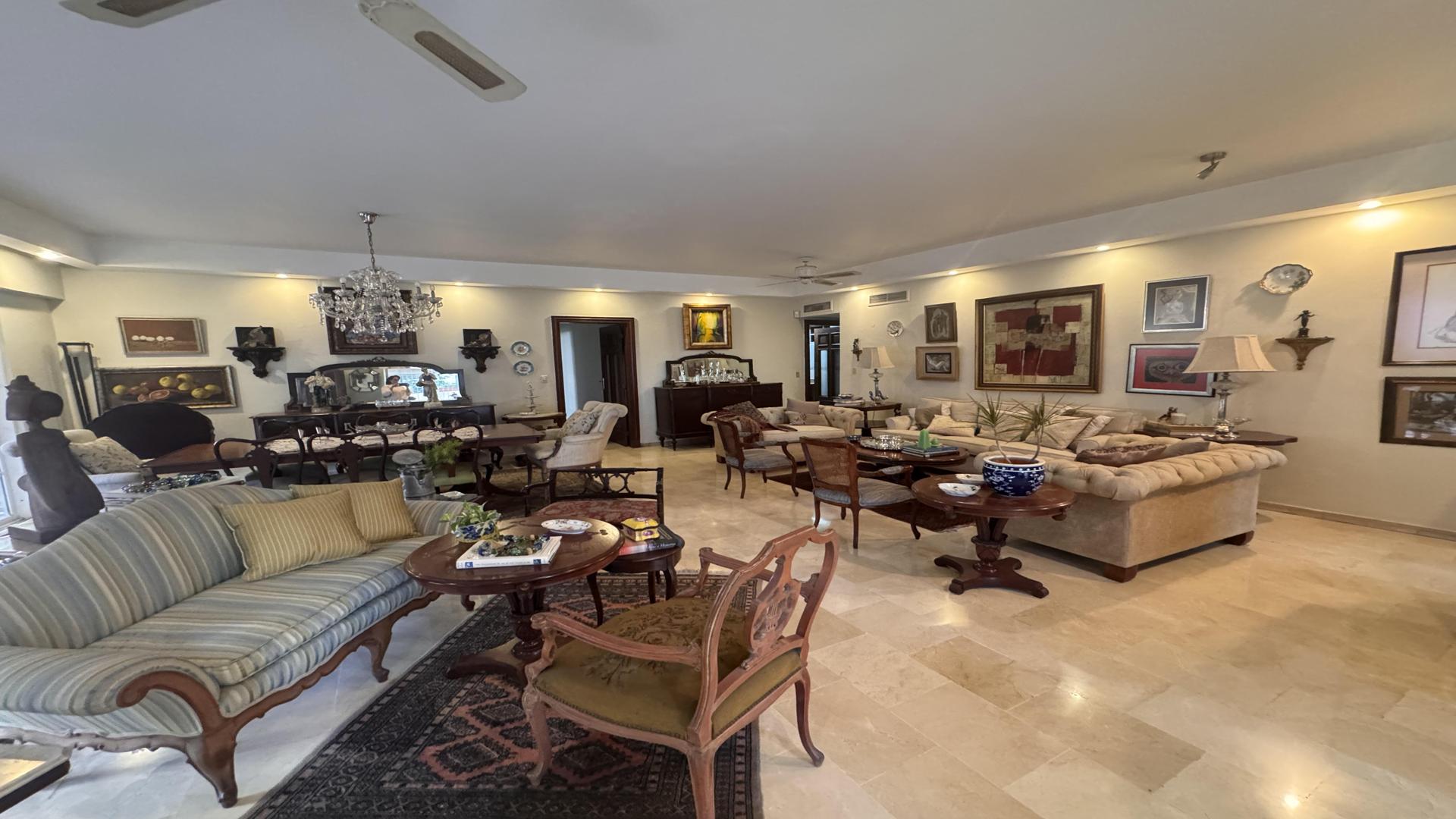 apartamentos - En venta Amplio Segundo piso con hermosa terraza 3
