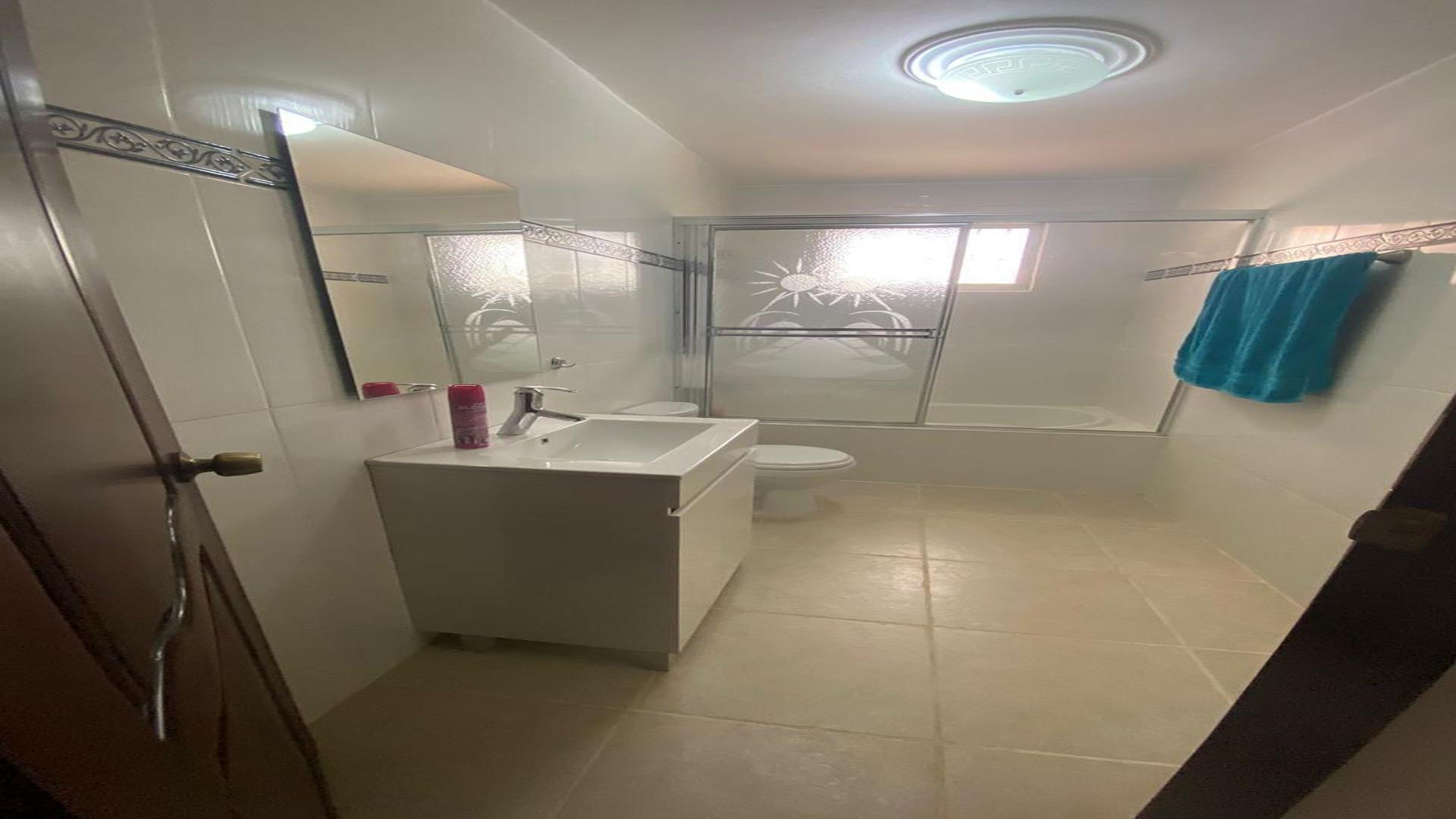 casas - CASA EN VENTA EN LOS JARDINES DEL NORTE, SANTIAGO. 2