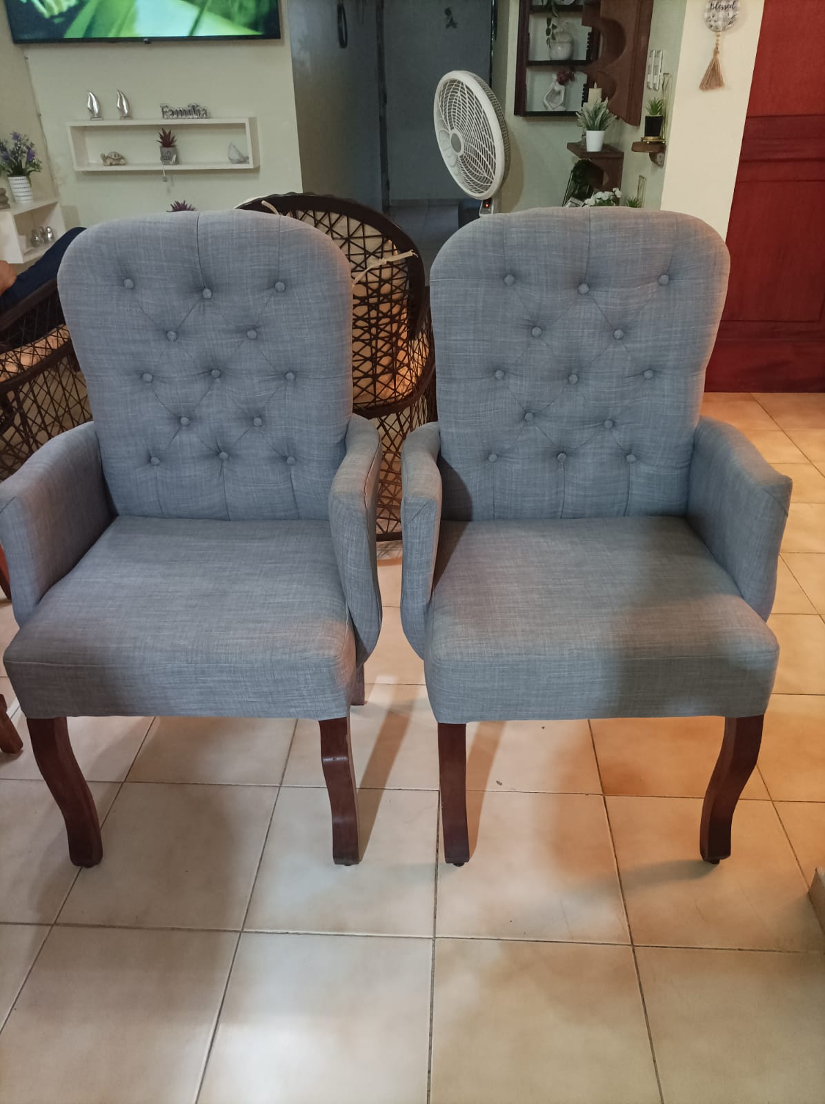 muebles y colchones - Dos Hermosas butacas  0