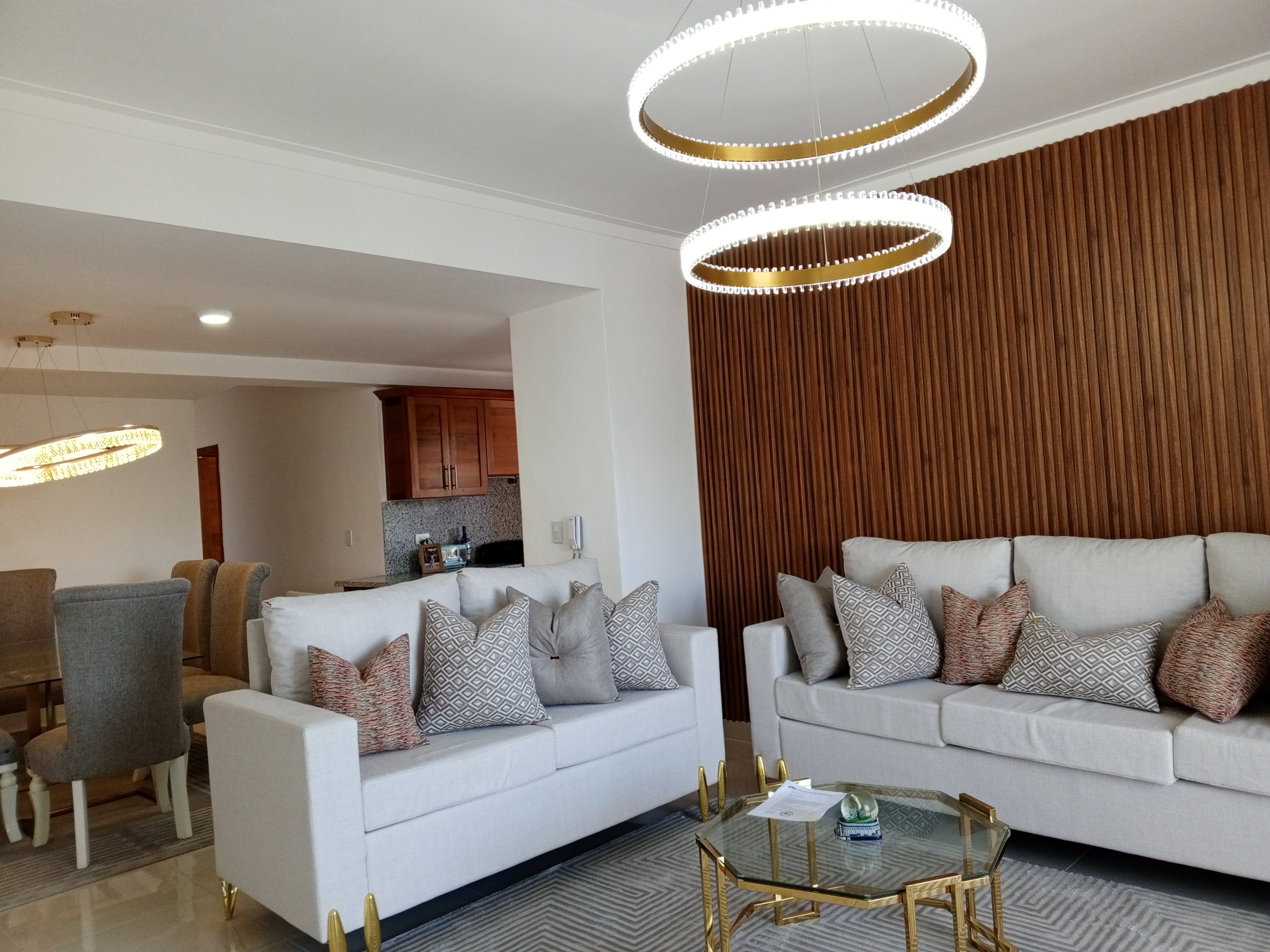 apartamentos - En lo mejor de avenida ind. klm 9 próximo al nacional. 3 hab. 2 psrqueos. 11.2 2