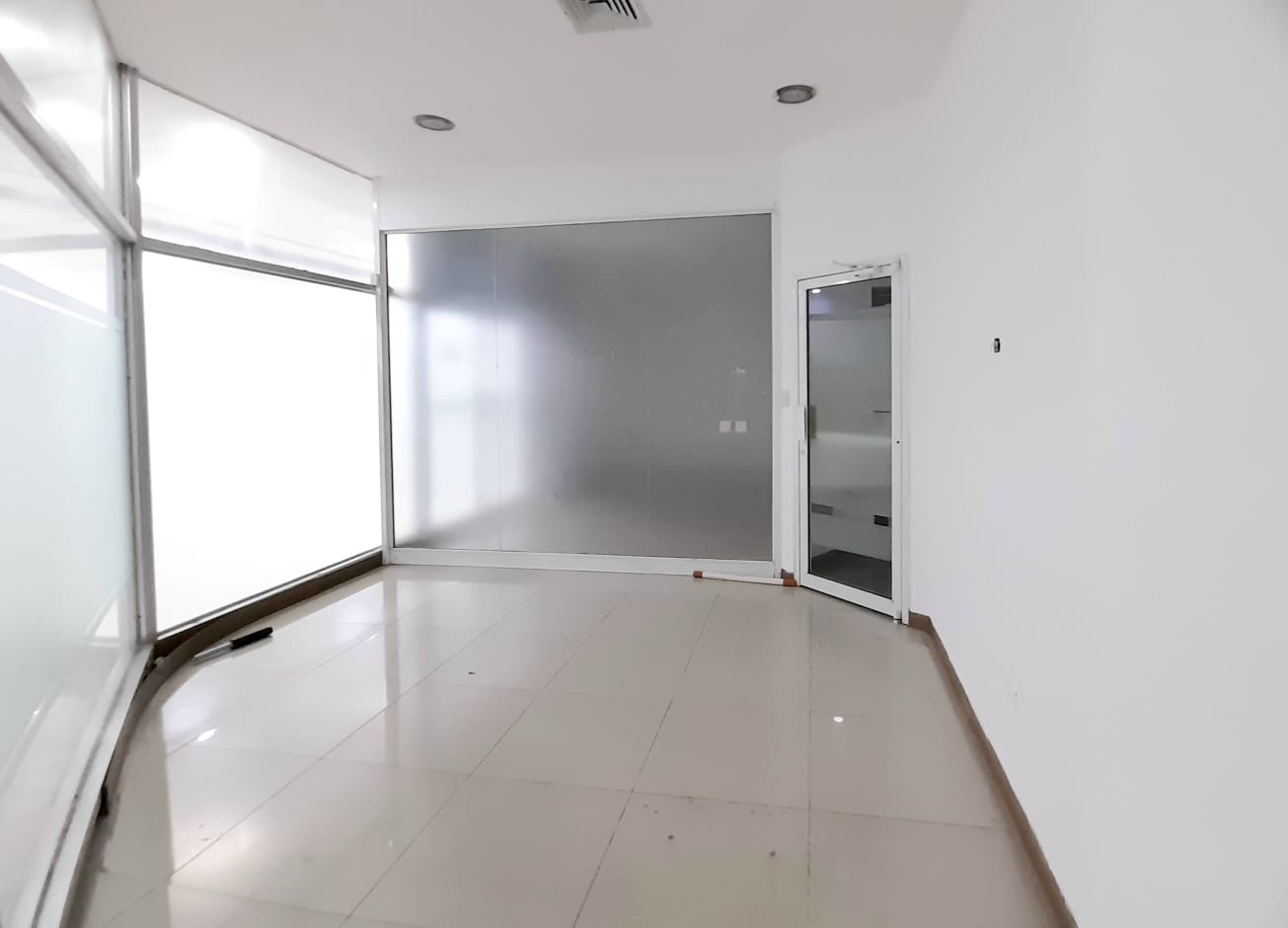 oficinas y locales comerciales - Local céntrico en Naco 1