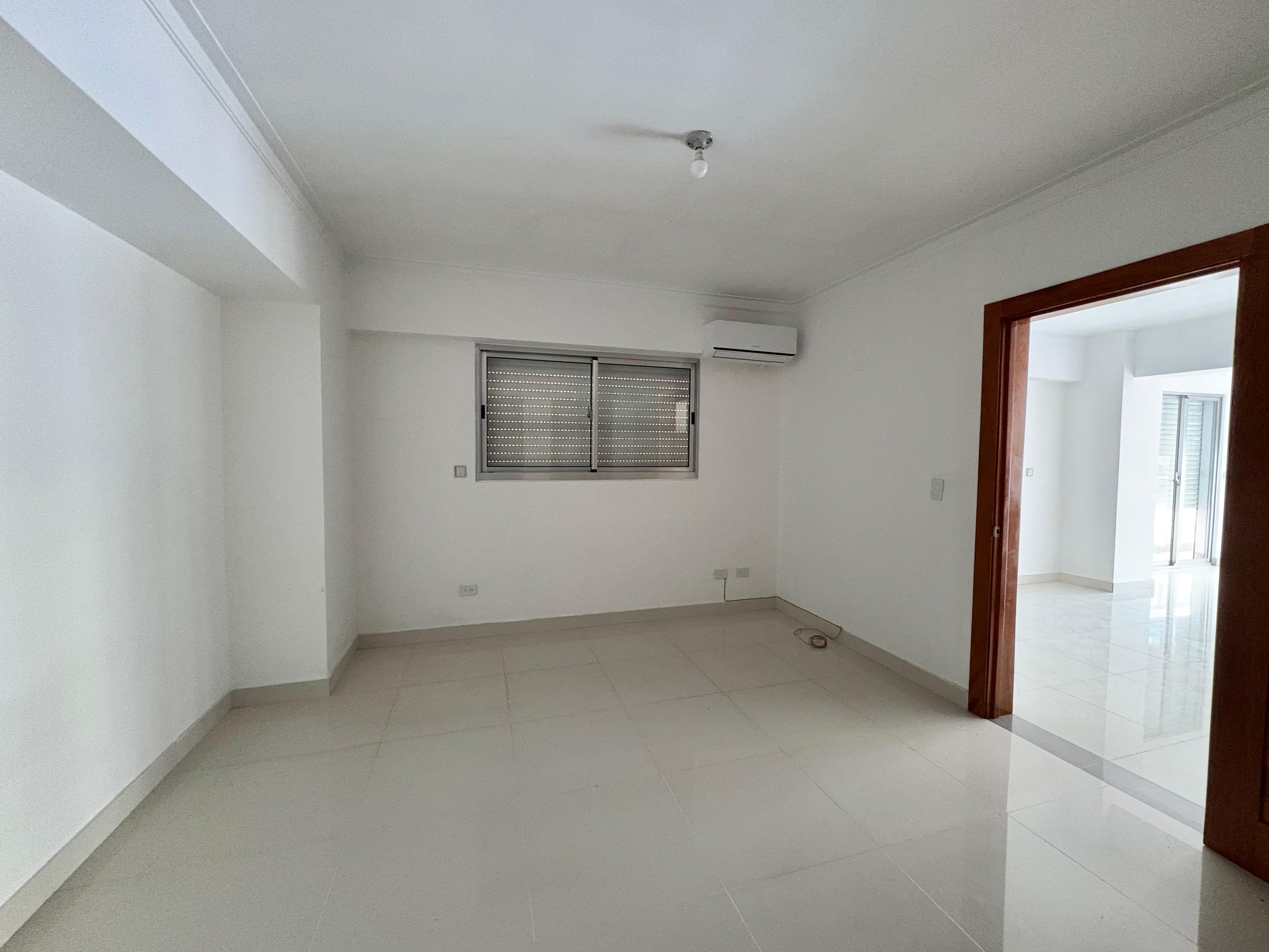 apartamentos - Apartamento con terraza en alquiler ubicado en Bella Vista  4