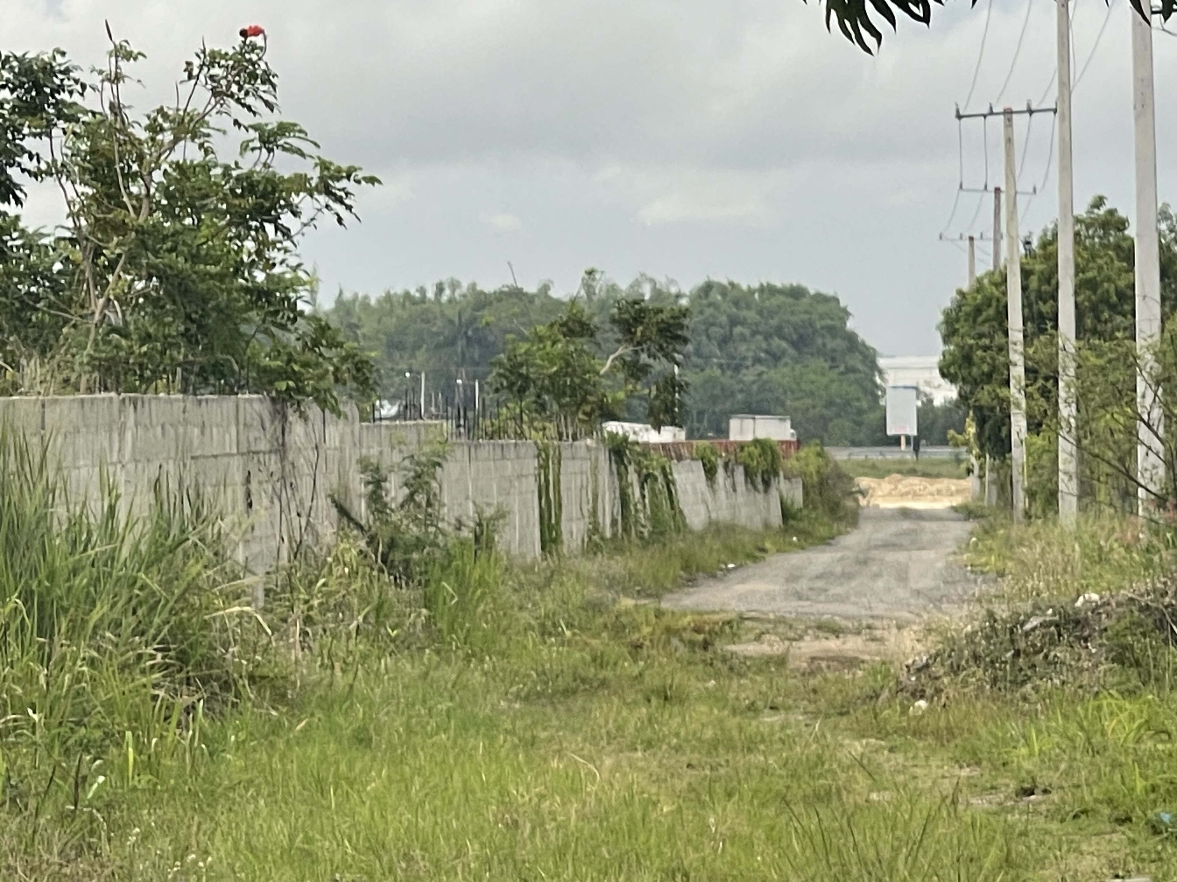 solares y terrenos - vendo Terreno Industrial en la Circunvalación de Santo Domingo  6