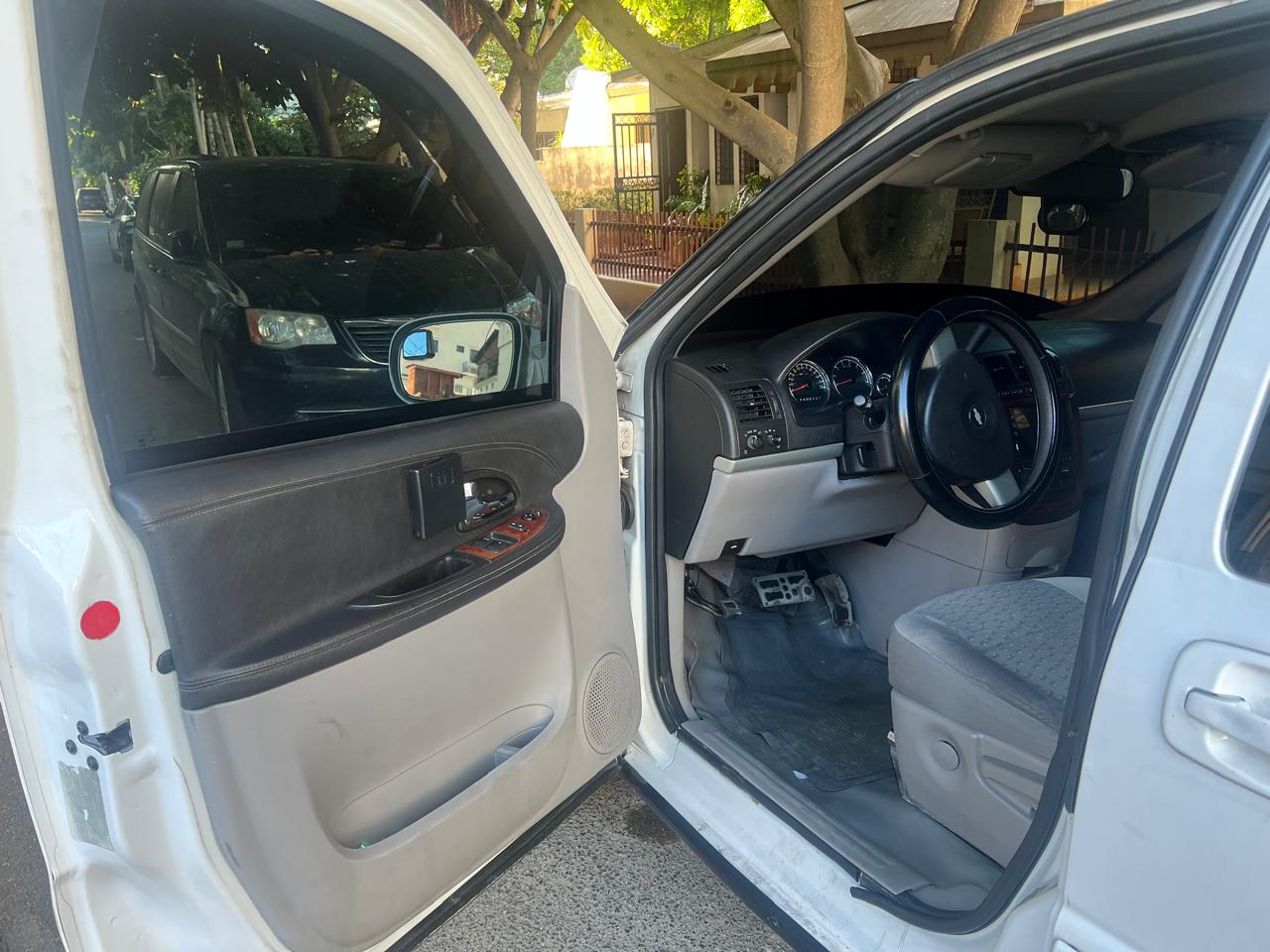 jeepetas y camionetas - Vendo minivan Chevrolet Uplander 2007 /único dueño 6