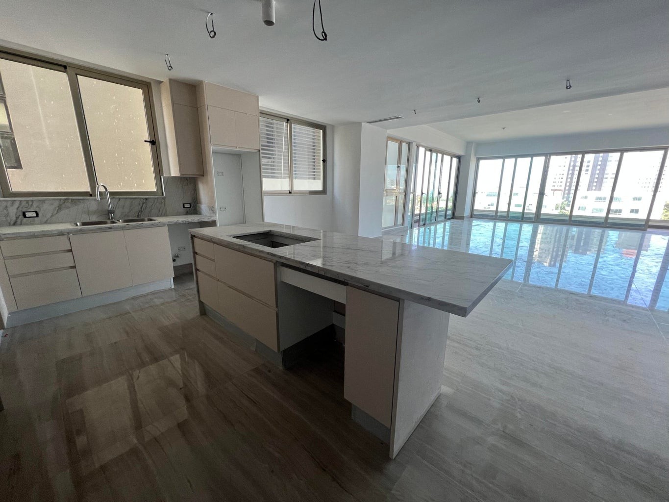 apartamentos - Hermoso apartamento de tres habitaciones 	Los Cacicazgos en Venta 4