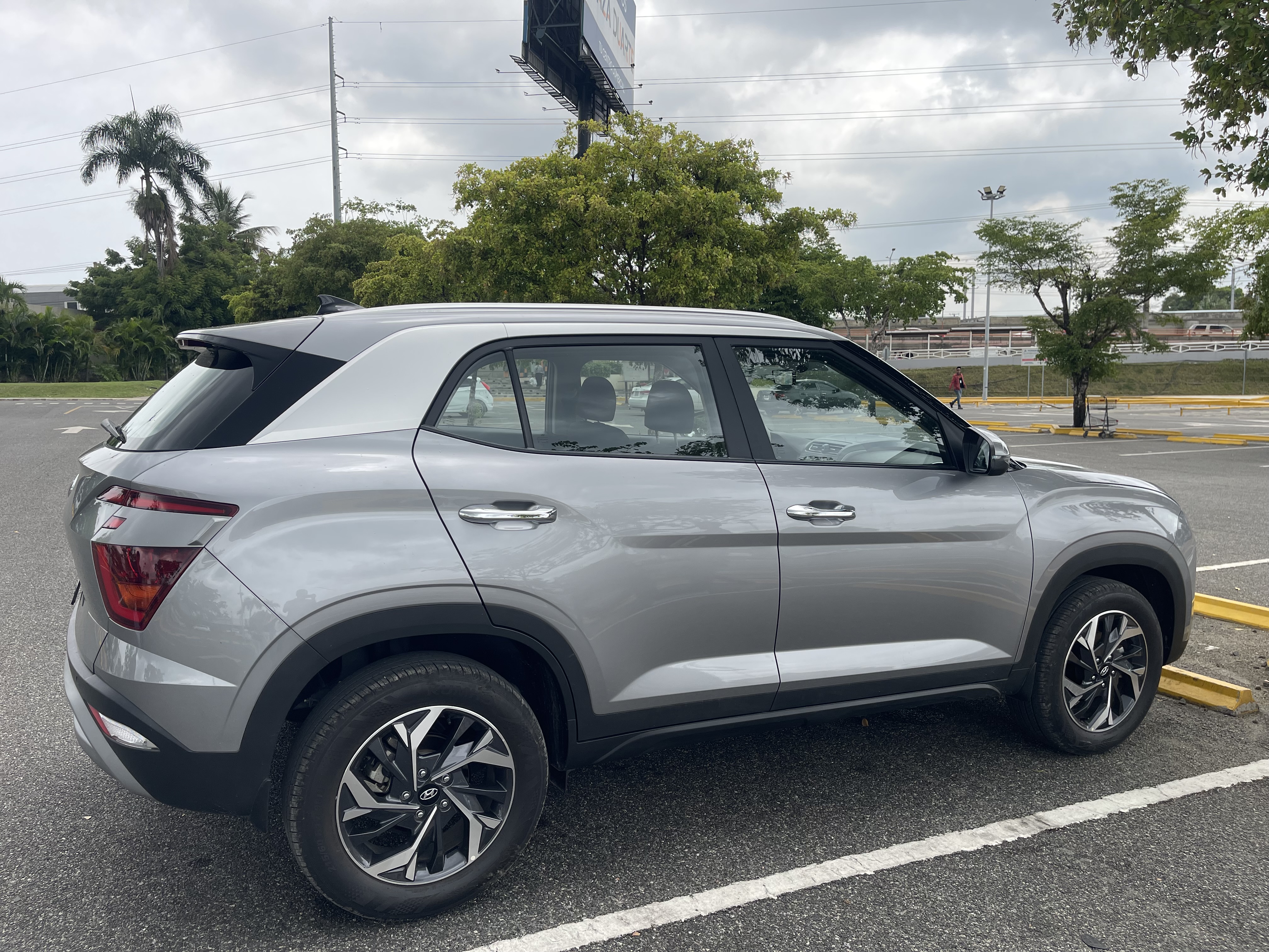 jeepetas y camionetas - Hyundai Cantus 2023 (usada) 4,506KM 4