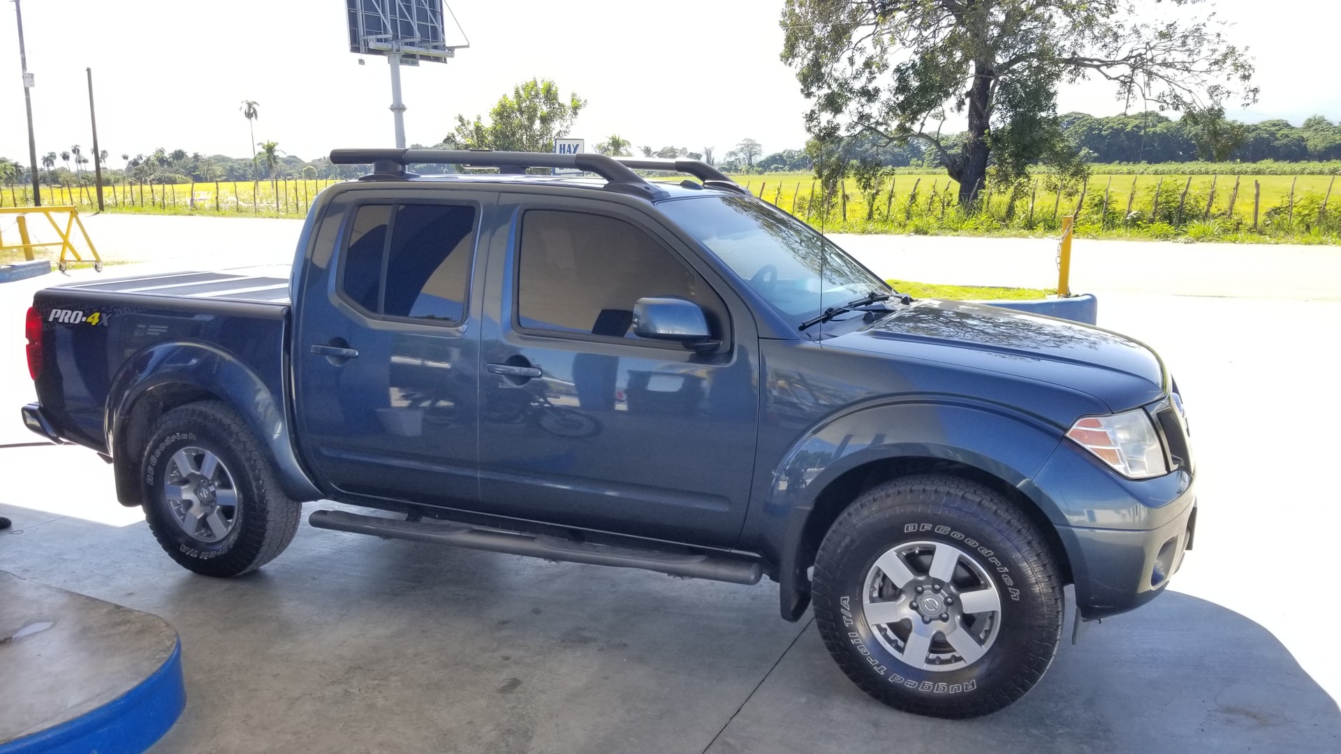 jeepetas y camionetas - 2013 Nissan Frontier PRO-4X  - 4x4 0