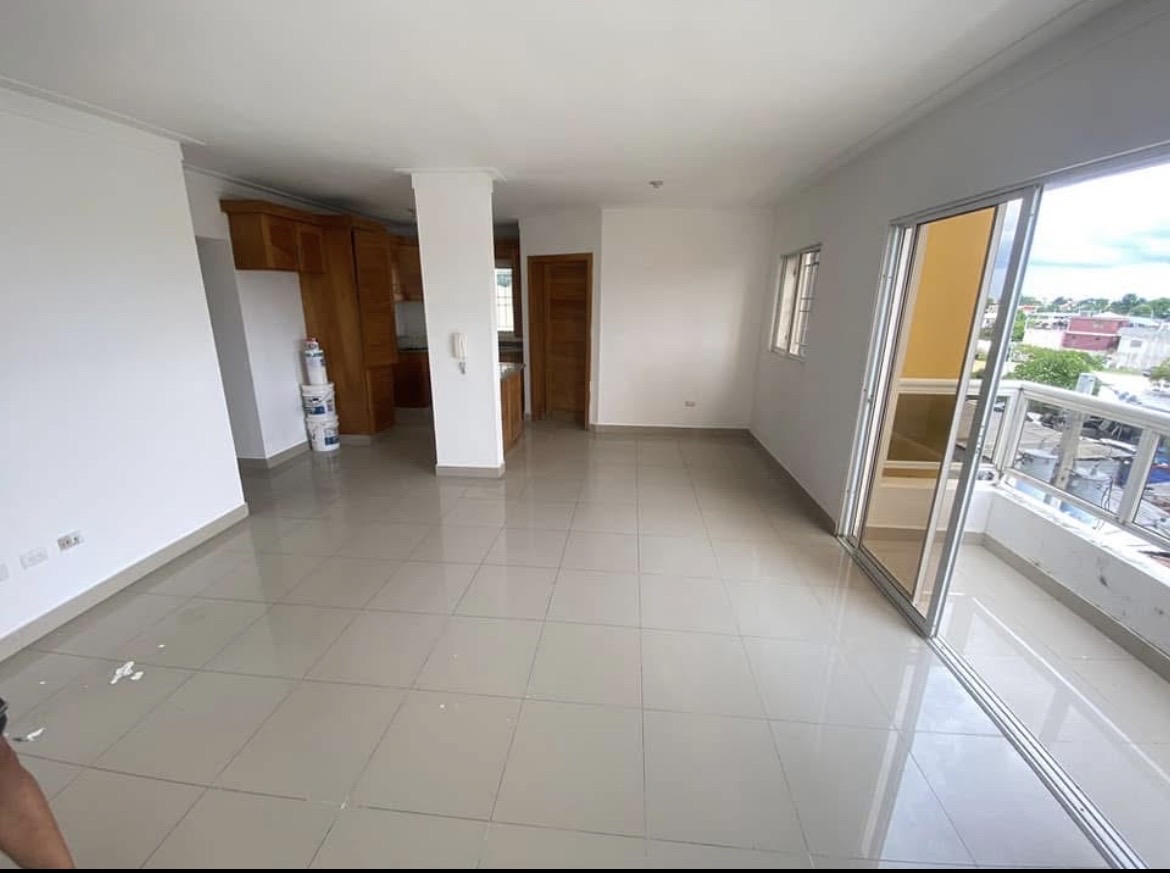 apartamentos - Se Alquila- Apto 4to piso entrando por mc donal Aut. San Isidro próx al Italia.  0