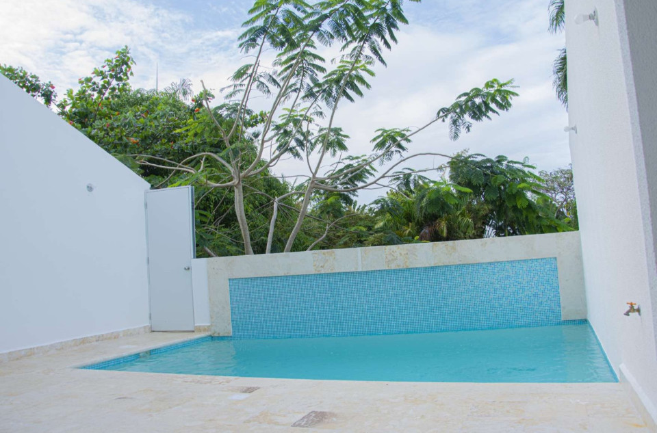 casas vacacionales y villas - Exclusiva Townhouse con Piscina en Perla Marina