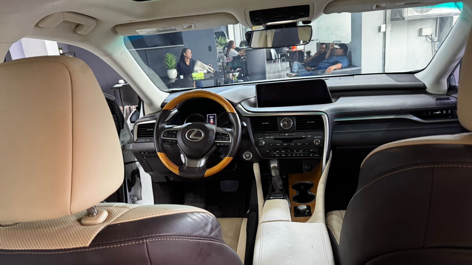 jeepetas y camionetas - Lexus RX350 2017 clean carfax 4