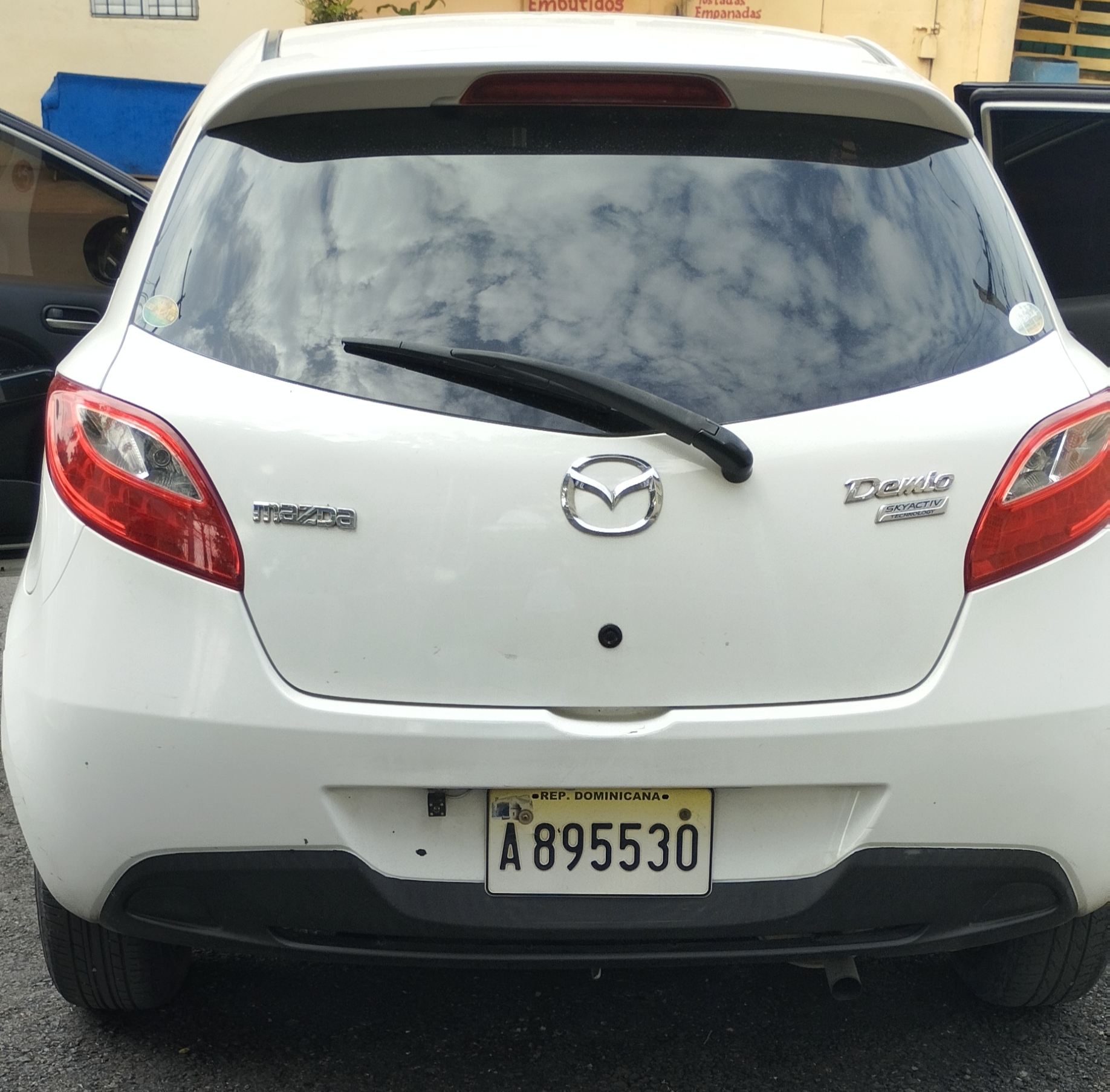 carros - Se vende Mazda Demio 2014