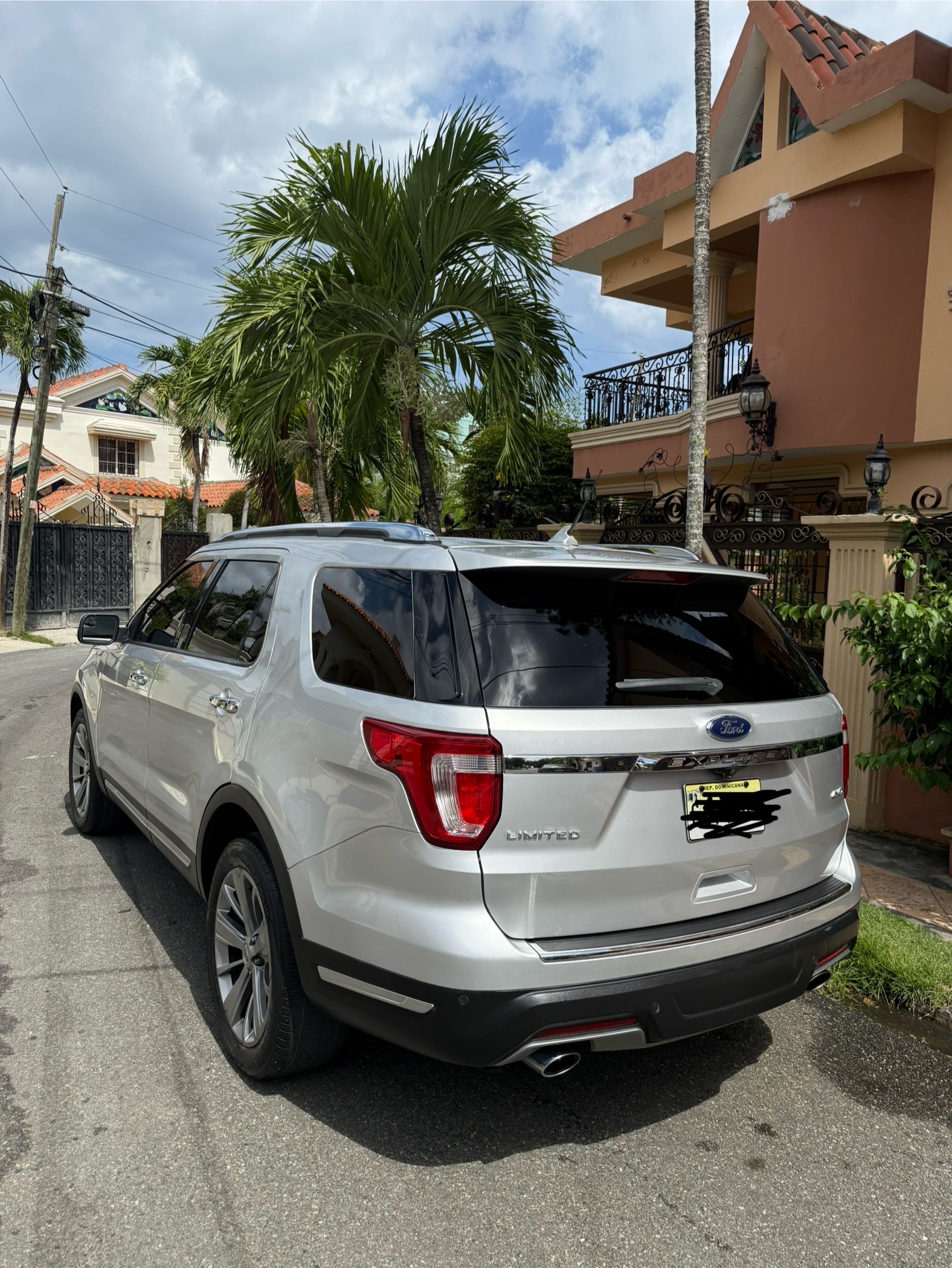 jeepetas y camionetas - Ford Explorer 2018, Limited, 4x4, Panorámica,  Clean Carfax, 3 filas de asientos 3