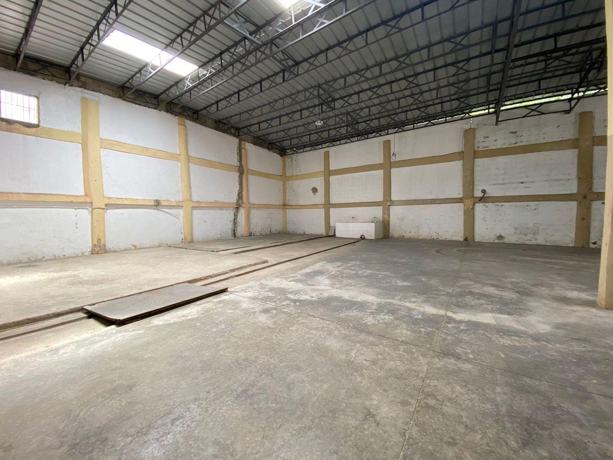 otros inmuebles - Nave 700 mts Av. Monumental 2