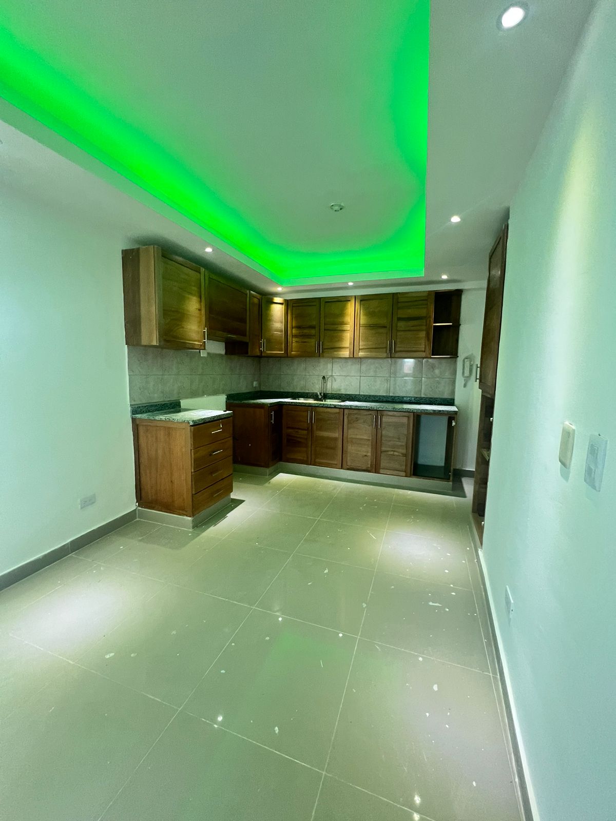 apartamentos - Venta de Apartamento en los Tres Ojos 2 Nivel  5