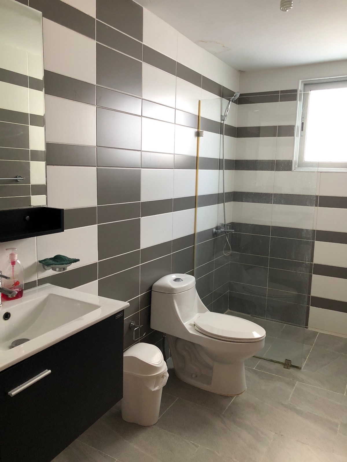 apartamentos - alquilo habitación amueblada en GaZcue( solo para estudiante ) 8092156103 nro Ws 3