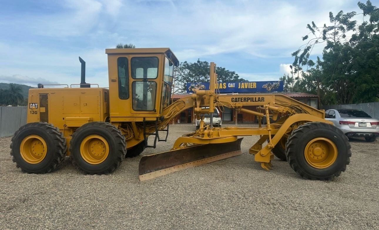 camiones y vehiculos pesados - 1978 Cat 12G 
$75,000 dólares 2
