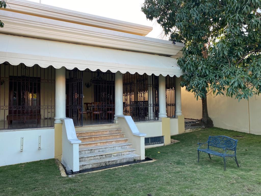 casas - Venta de casa en las praderas con 850mts Distrito Nacional  8