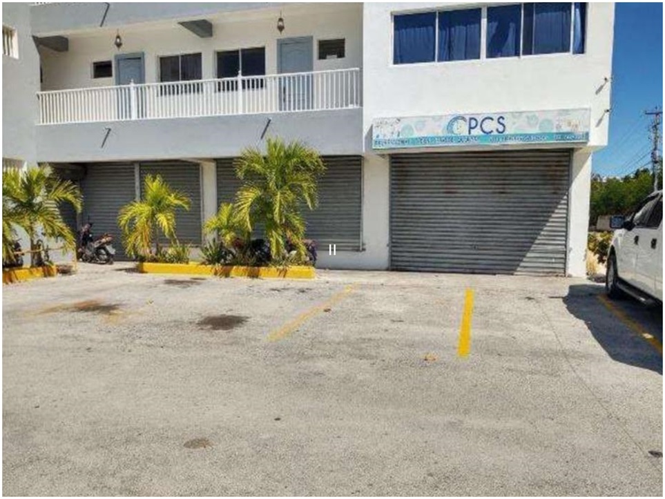 oficinas y locales comerciales - Local Comercial de 485 Mts2 en BAVARO, 10 ESPACIOS 2
