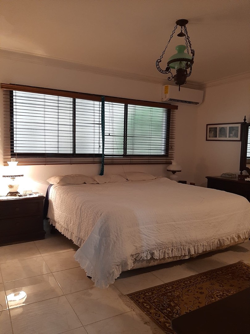 apartamentos - ¡Vendo apartamento súper amplio cerca del Mirador Sur!
Precio US$ 200,000 usd