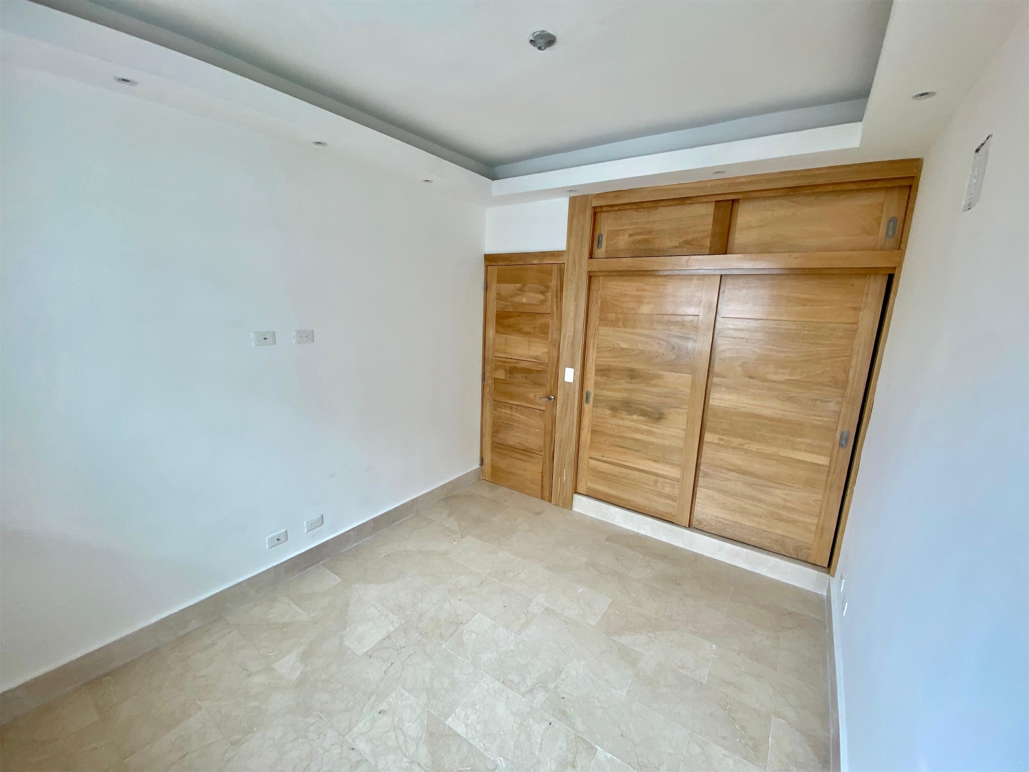 apartamentos - Apartamento de 3 habitaciones en alquiler ubicado en Evaristo Morales  8
