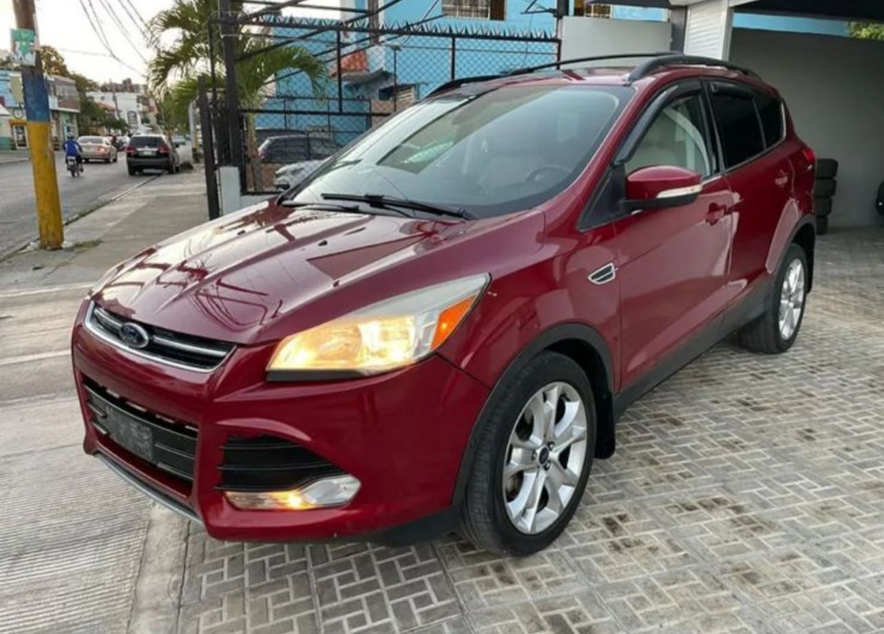 jeepetas y camionetas - Ford Escape Full 2013 – En excelentes condiciones 2